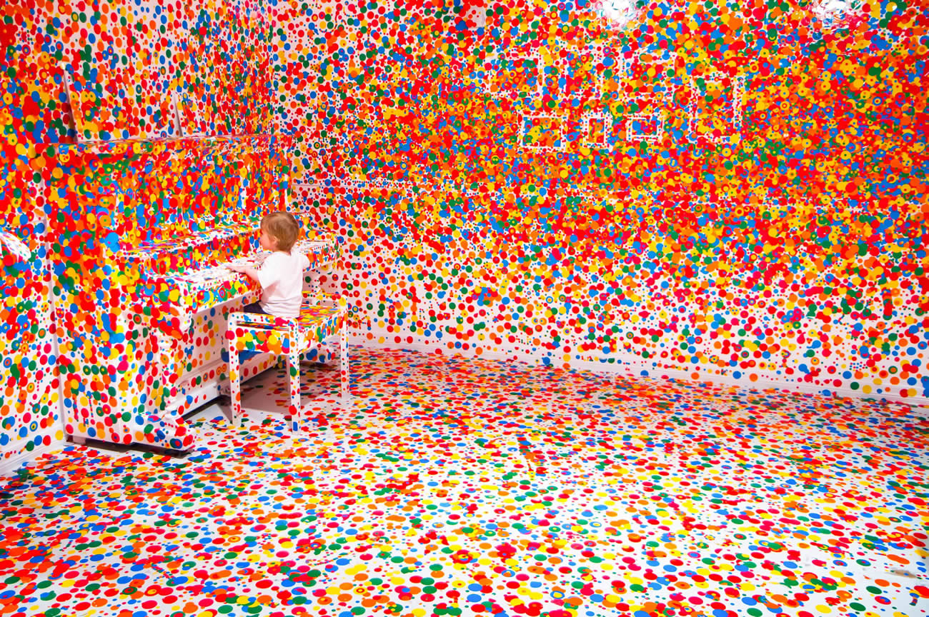 colour dots yayoi kusama