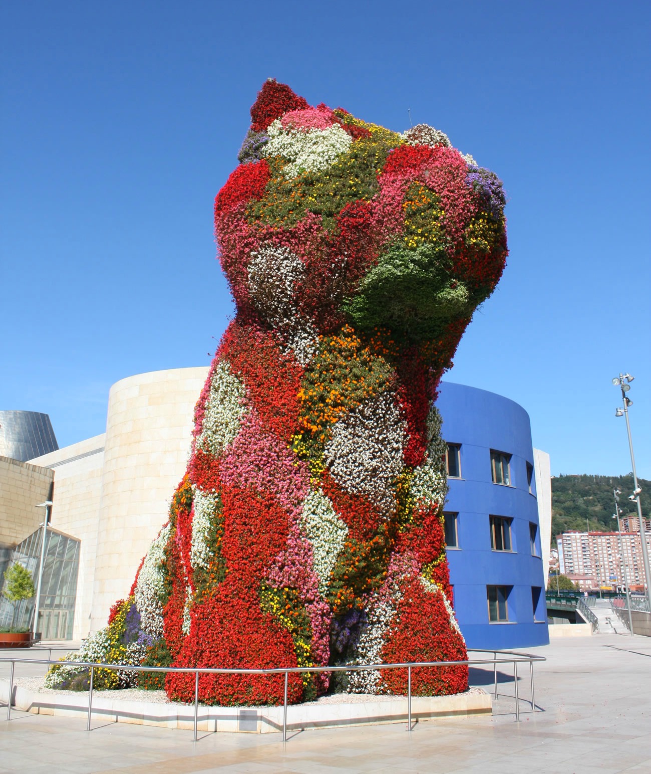 jeff koons puppy guggenheim 