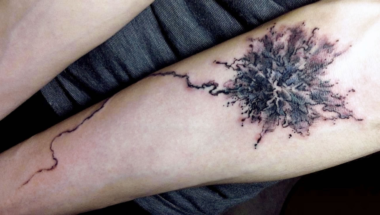 Abstract starburst tattoo by Karasu Bloodcat Cheng