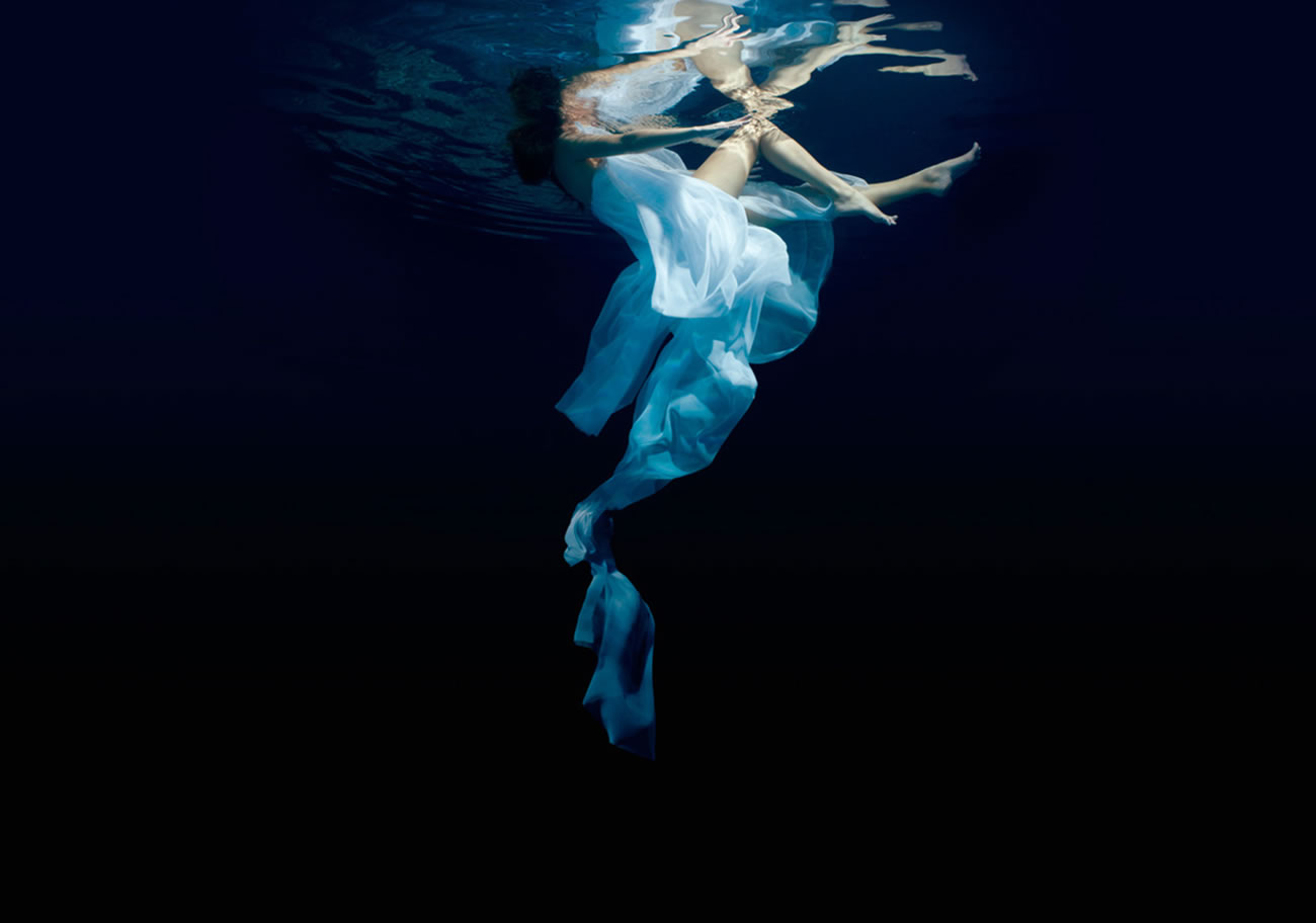 underwater photo, elegant, by Patrick Curtet