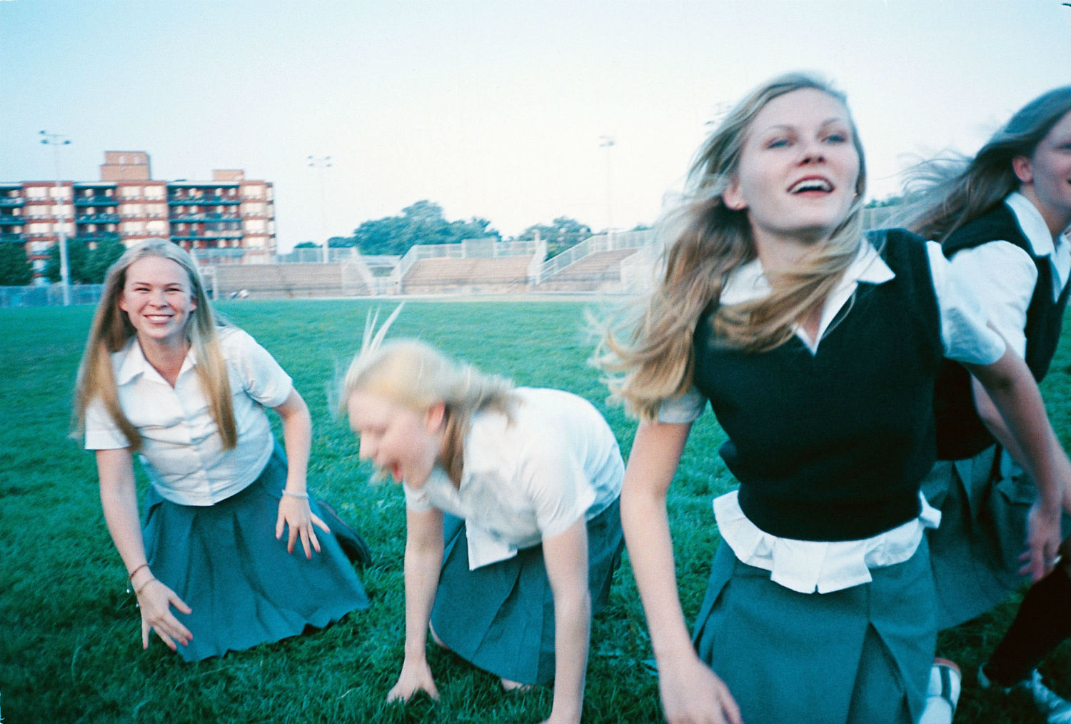 virgin suicides lisbon sisters 