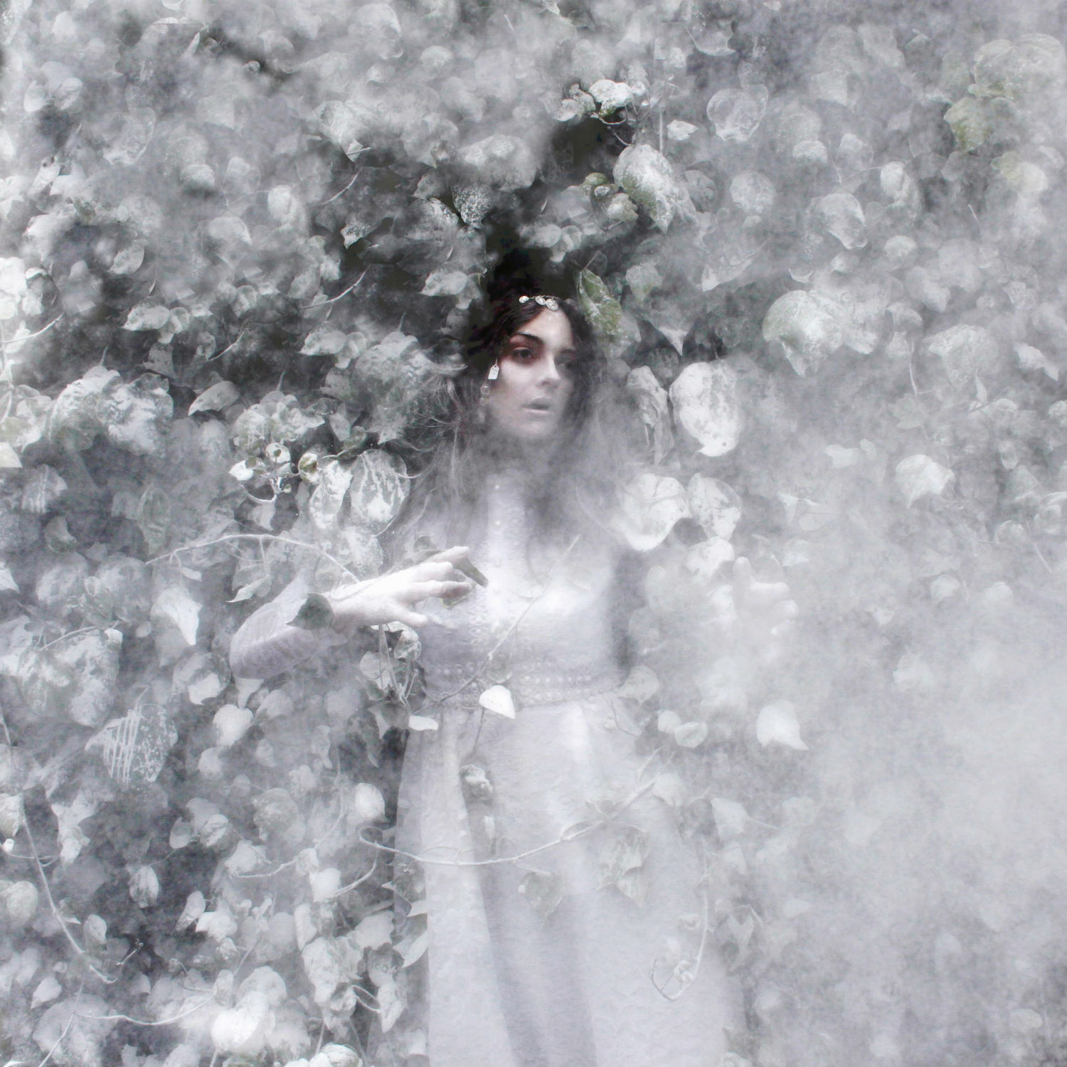 helen warner photography winter gothic fashion white