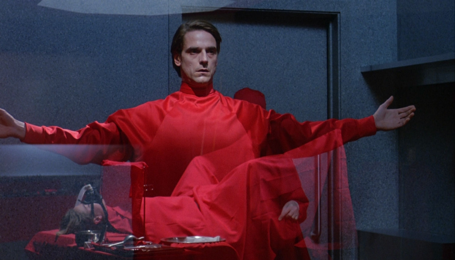 jeremy irons dead ringers david cronenberg body horror cinema