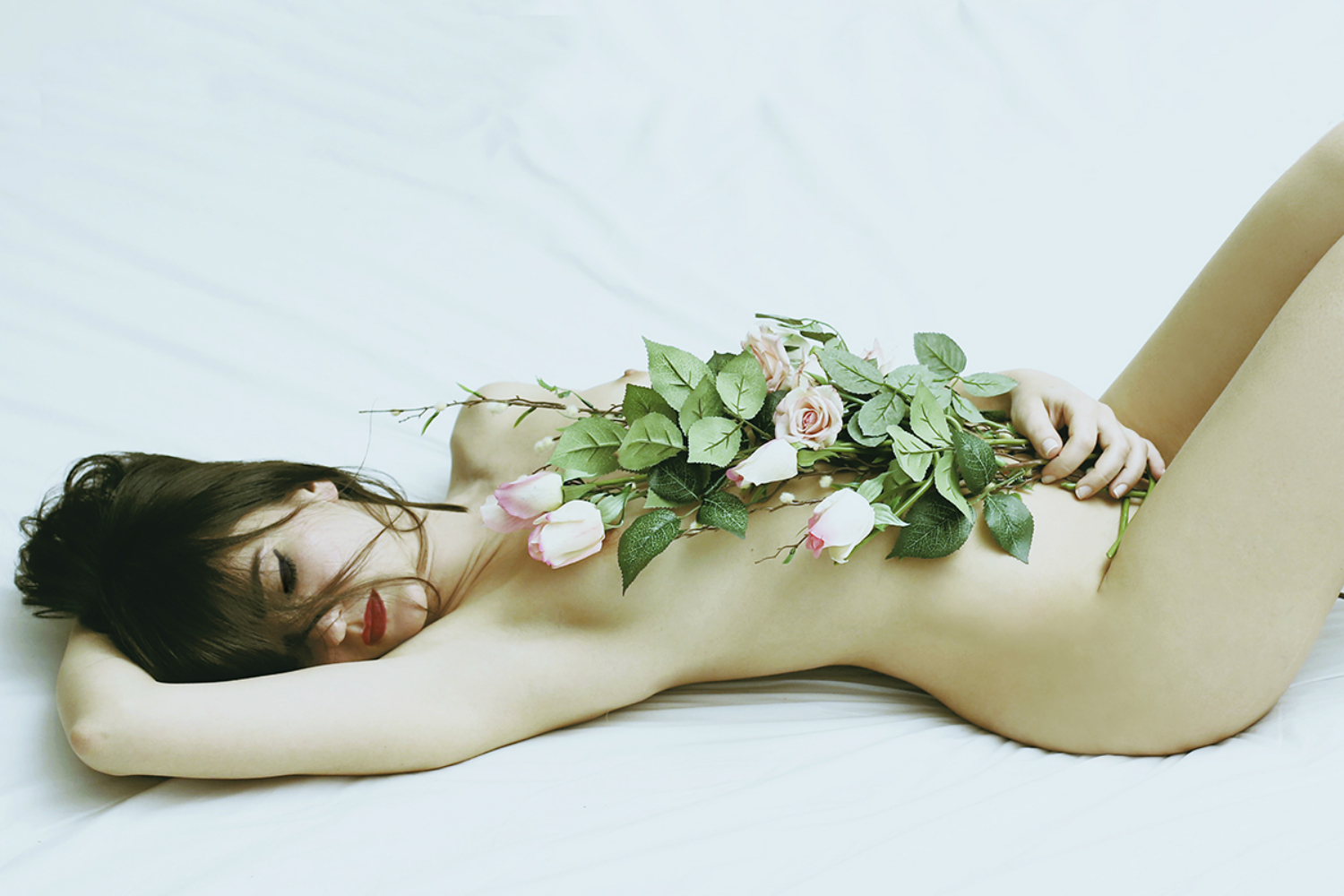 denef huvaj photography dreamy feminine nude roses model