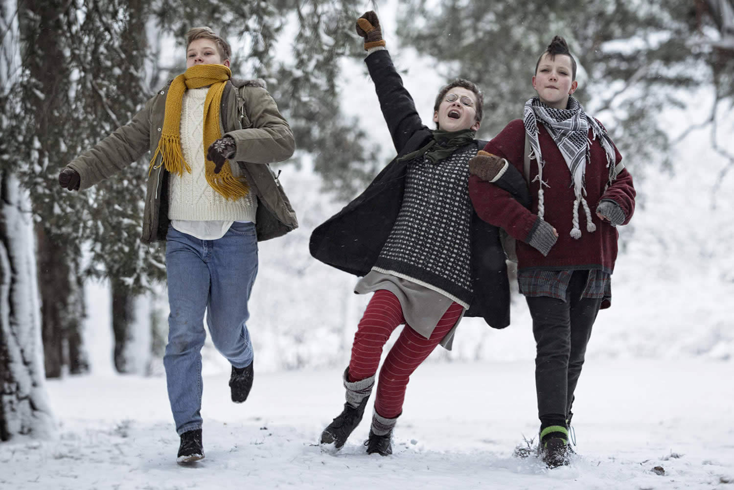 punk teens running, in we are the best movie