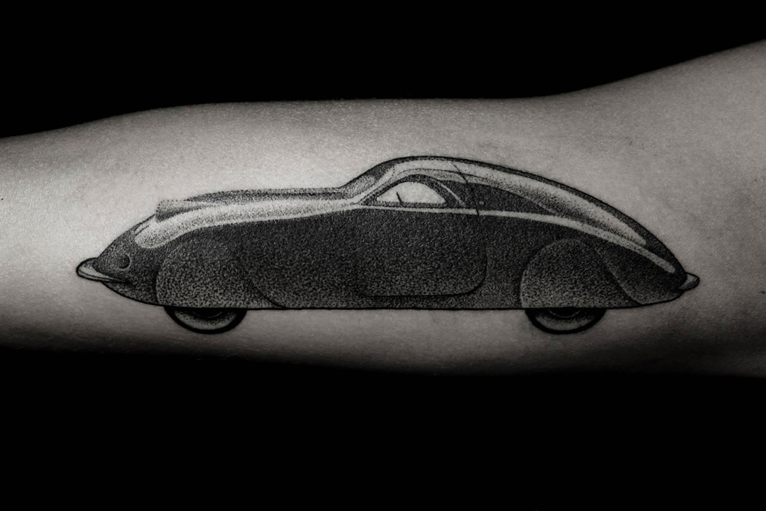 dotwork old car tattoo by Ilya Bresinski