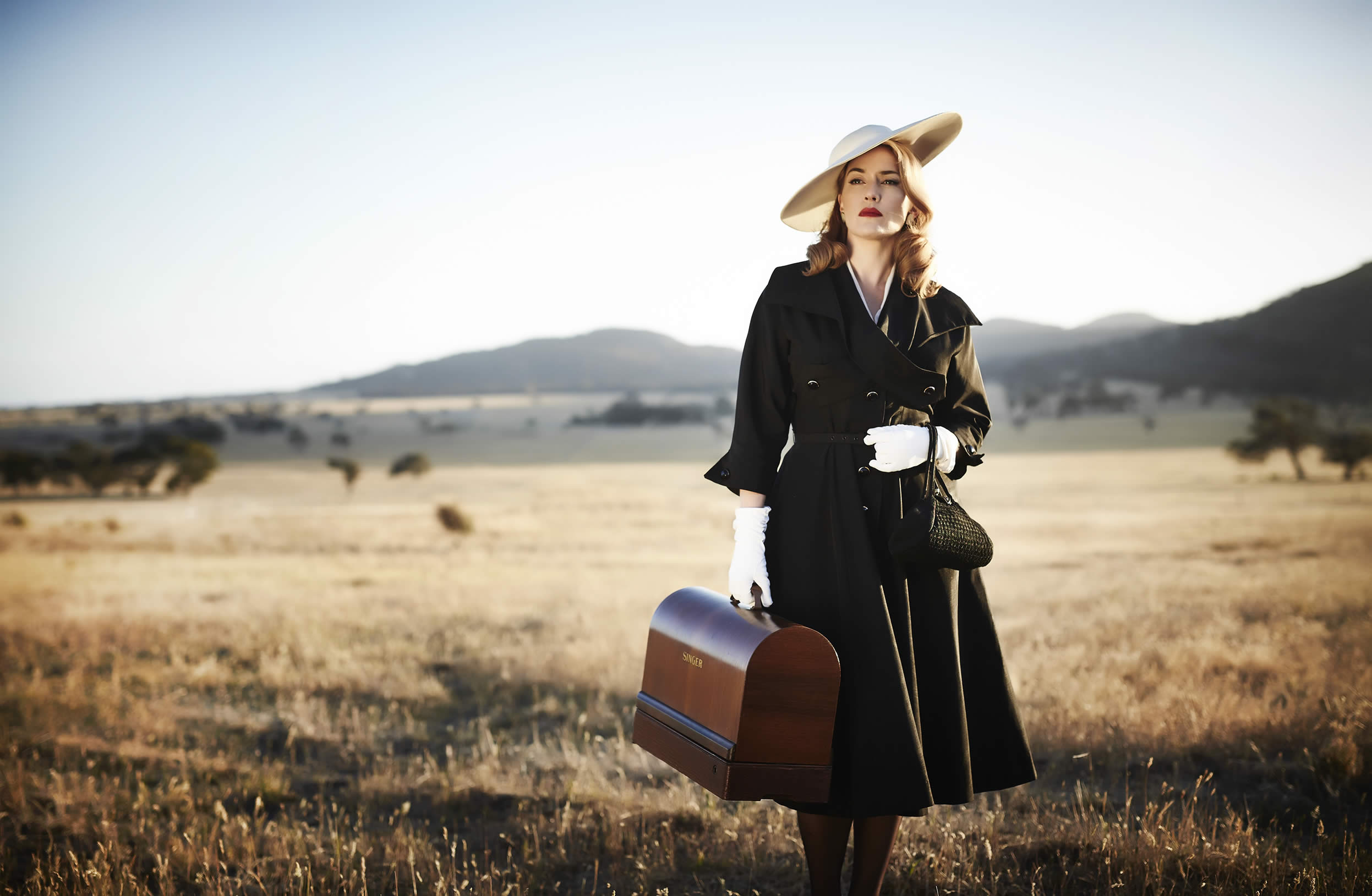 kate winslet in The Dressmaker