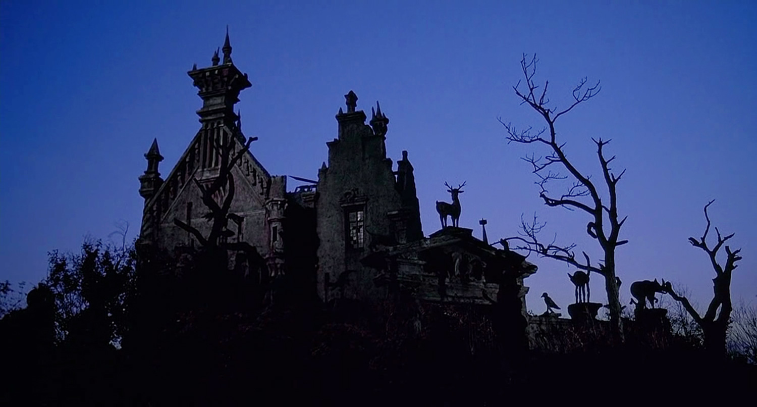 gothic castle in edward scissorhands