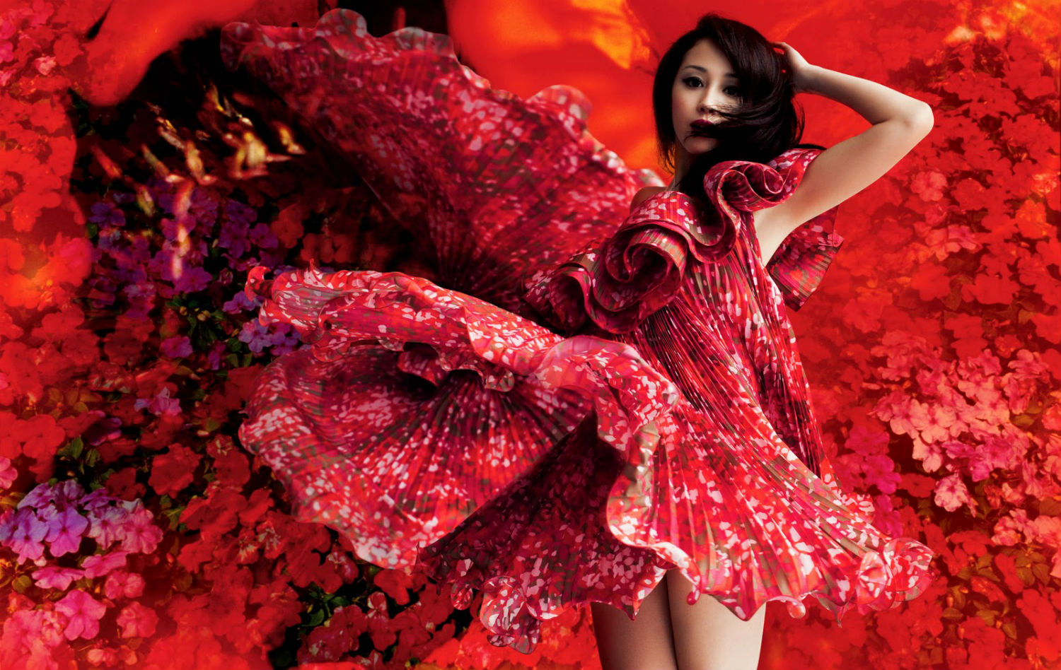 Mika Ninagawa japan photography fashion flowers