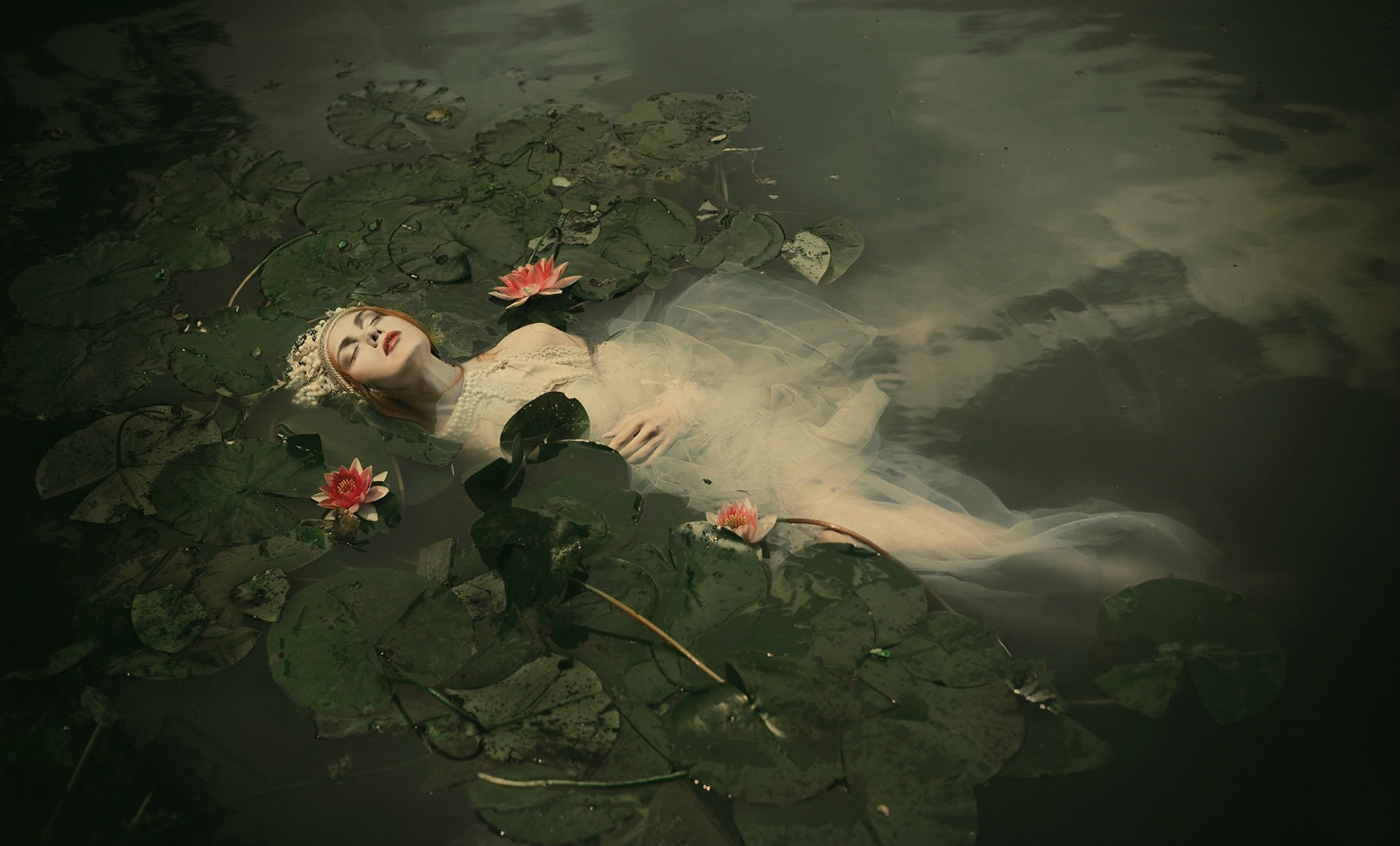 dorota gorecka dreamy photography ophelia water model