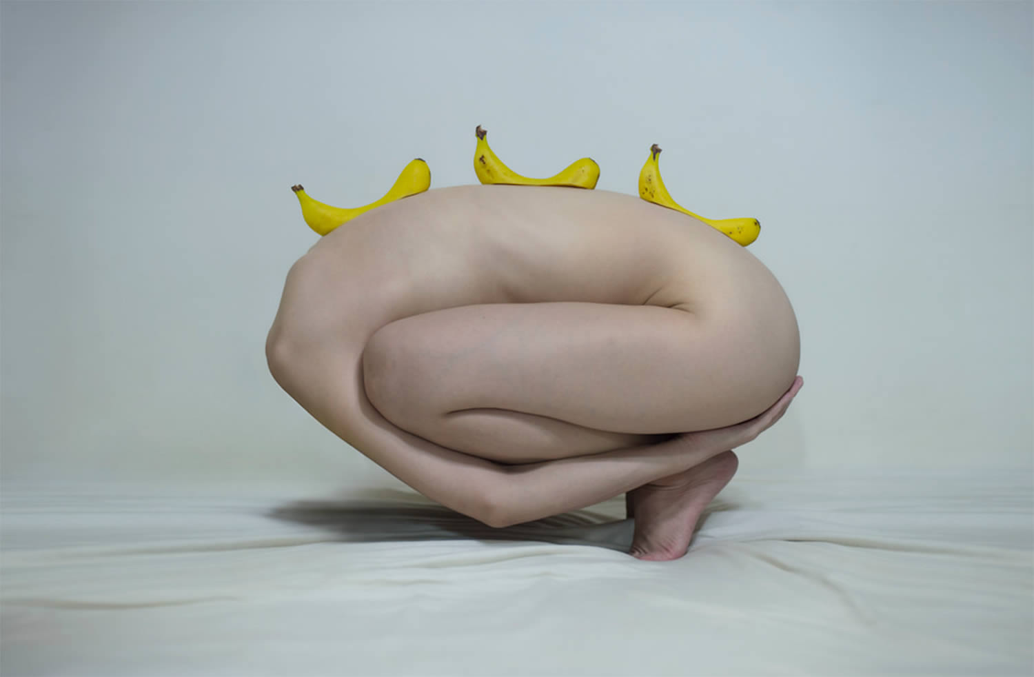 bananas on back, photo by yung cheng lin
