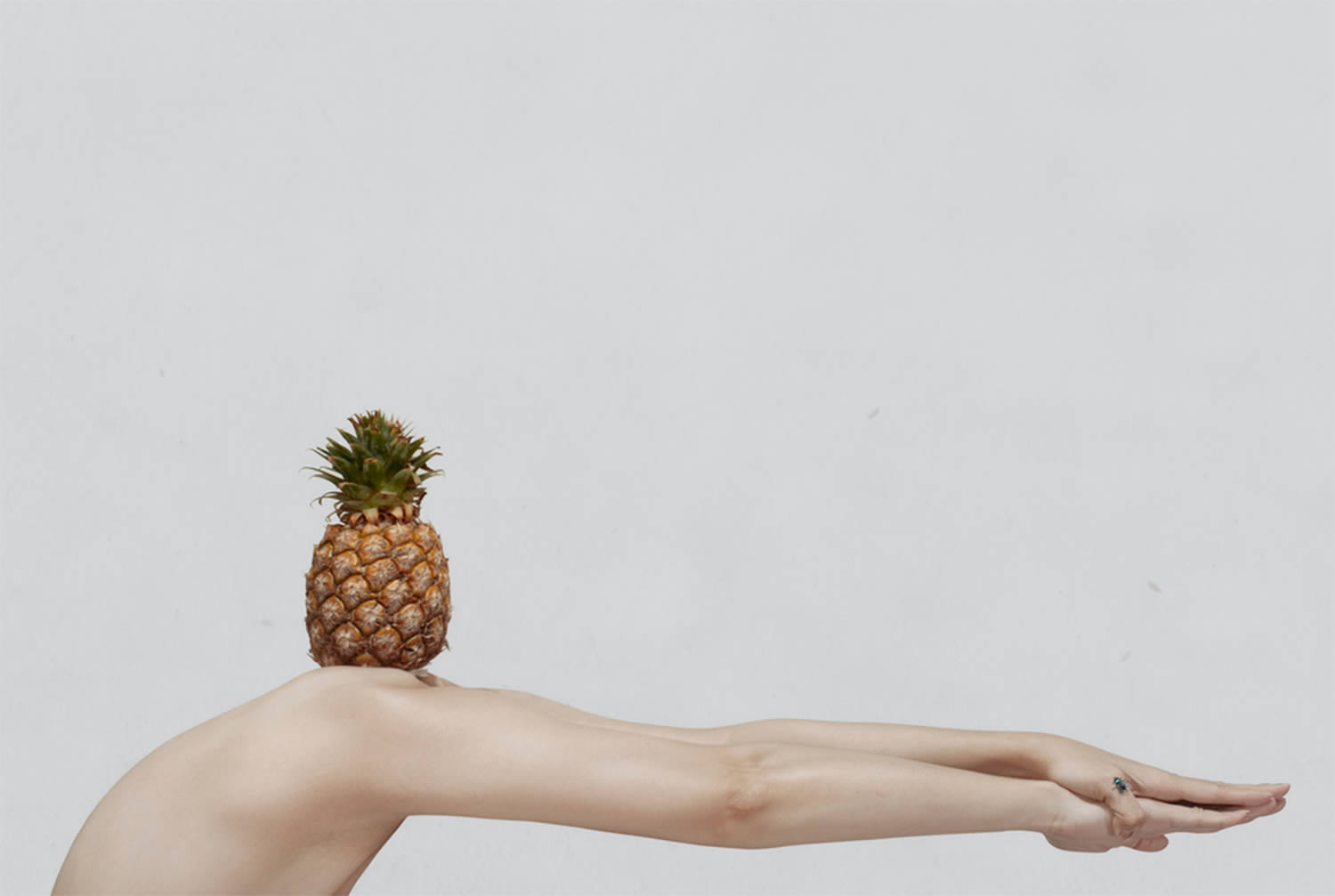 pineapple head, photo by yung cheng lin