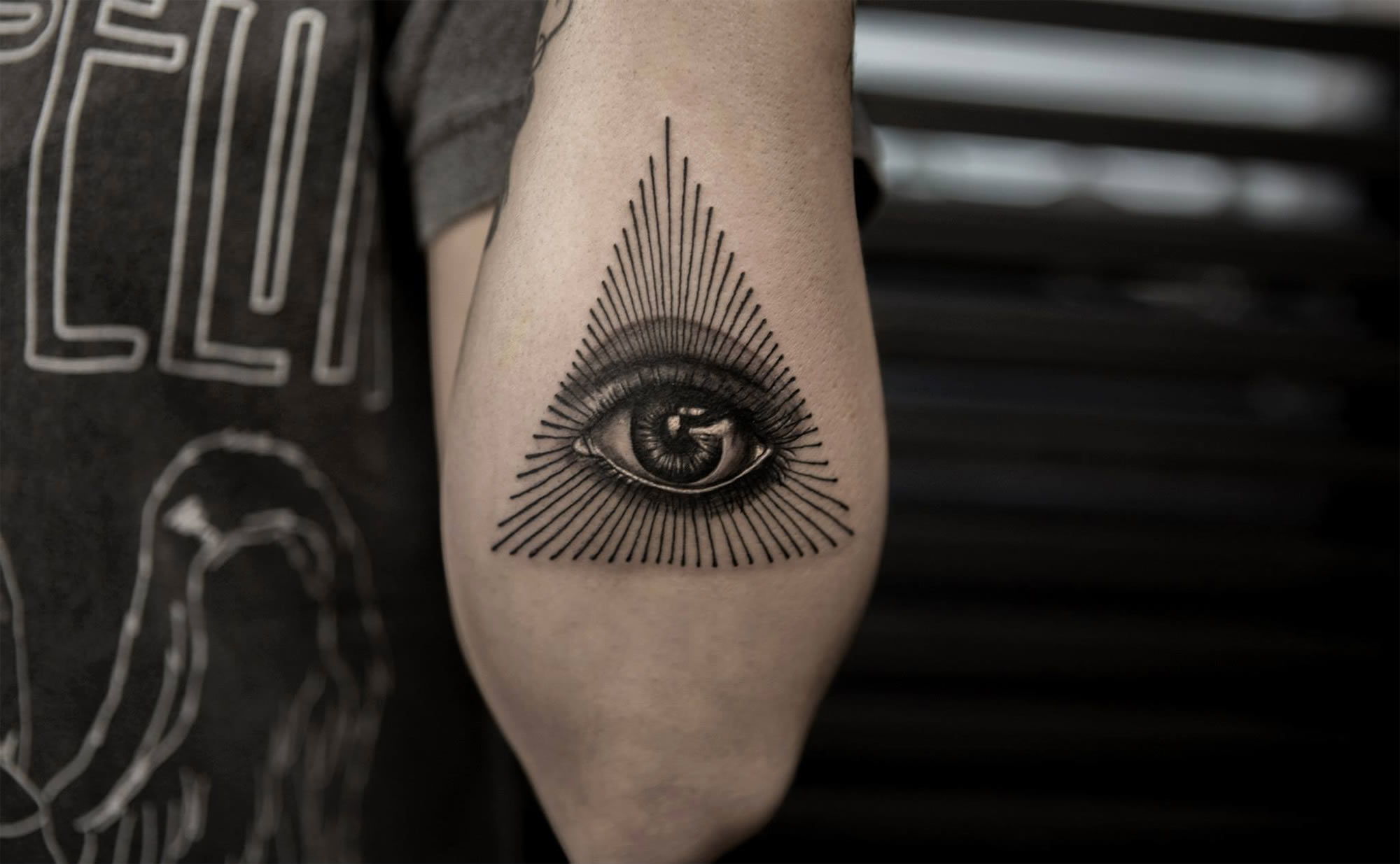 The meaning of the Eye of Horus tattoo history photo drawings sketches