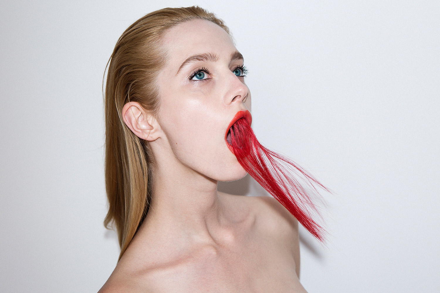 Andi Galdi Vinko, Glittercum, woman with red hair extension inside mouth