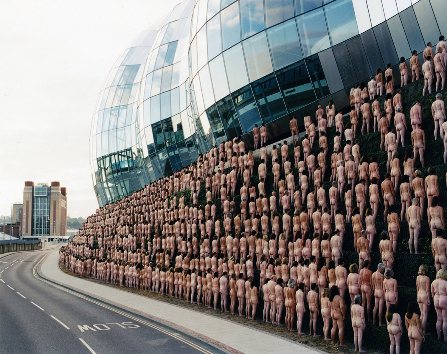 Spencer Tunick - nude body installation at Newcastle/Gateshead