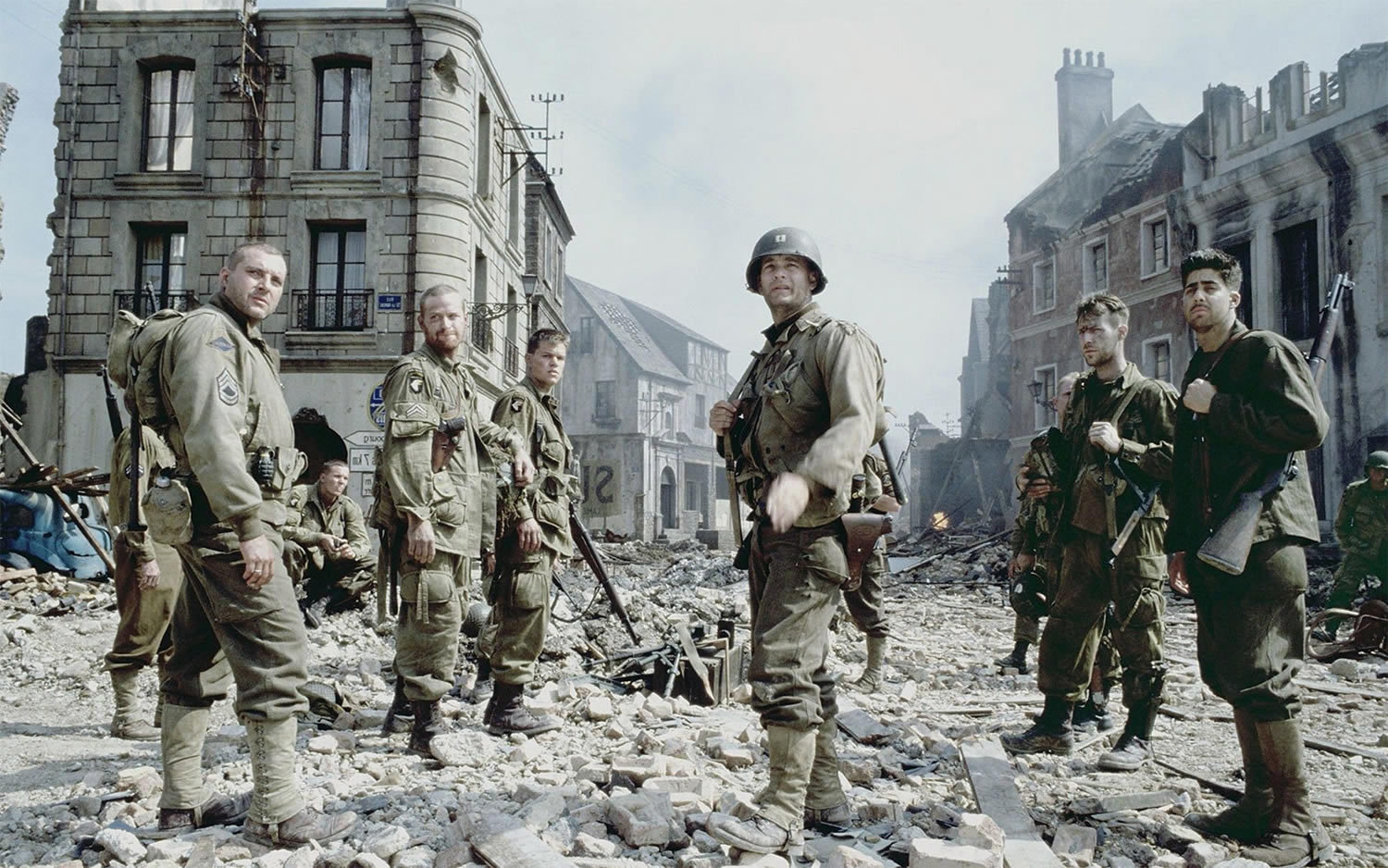 tom hanks and soldiers in Saving Private Ryan