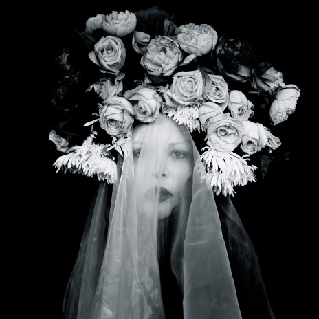 The Shrouded Maidens of Helen Warner’s Surreal Portraiture – Scene360