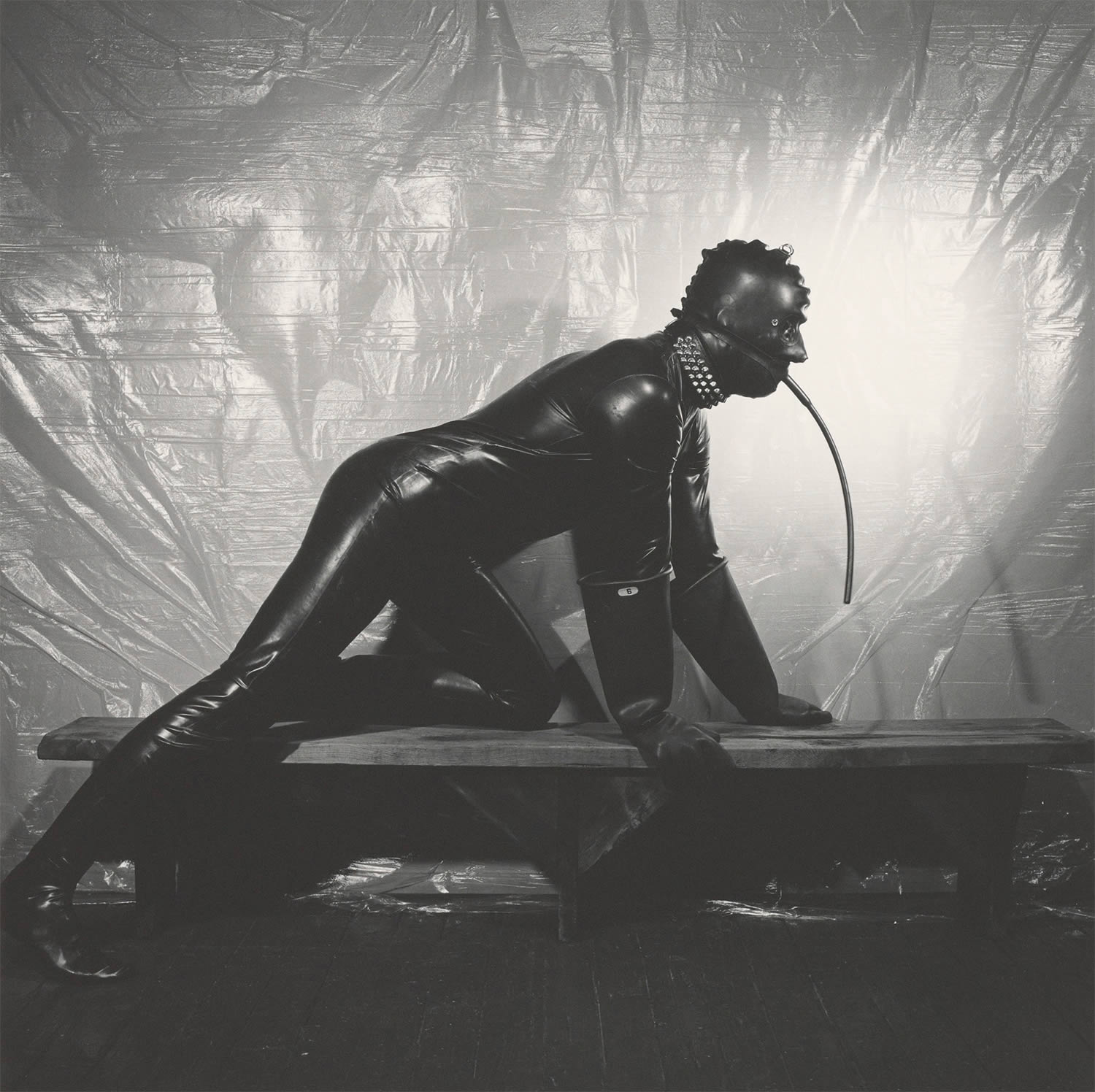 man in latex suit, bdsm, photo © The Robert Mapplethorpe Foundation, Inc.