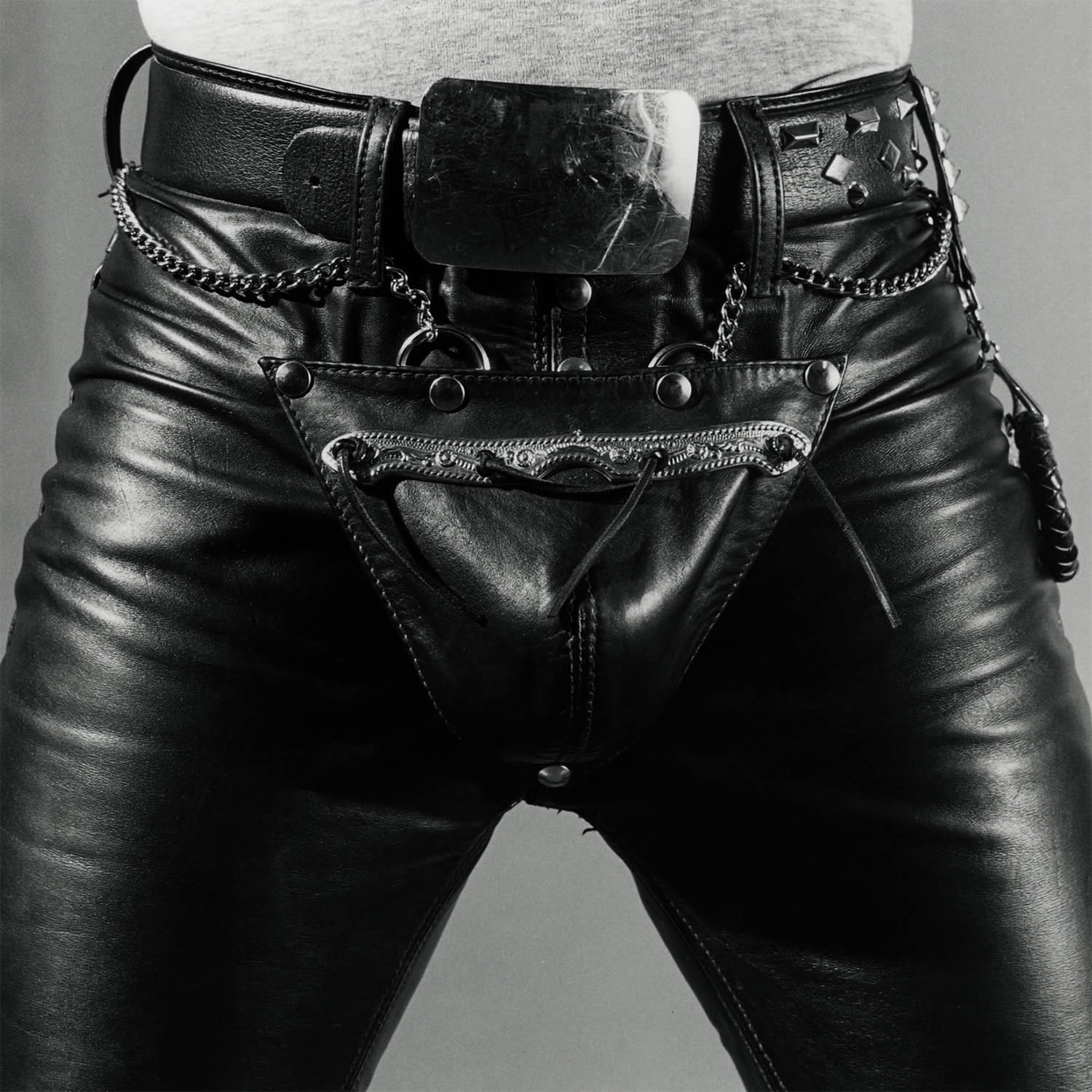 crotch shot, leather pants, bdsm, photo © The Robert Mapplethorpe Foundation, Inc.