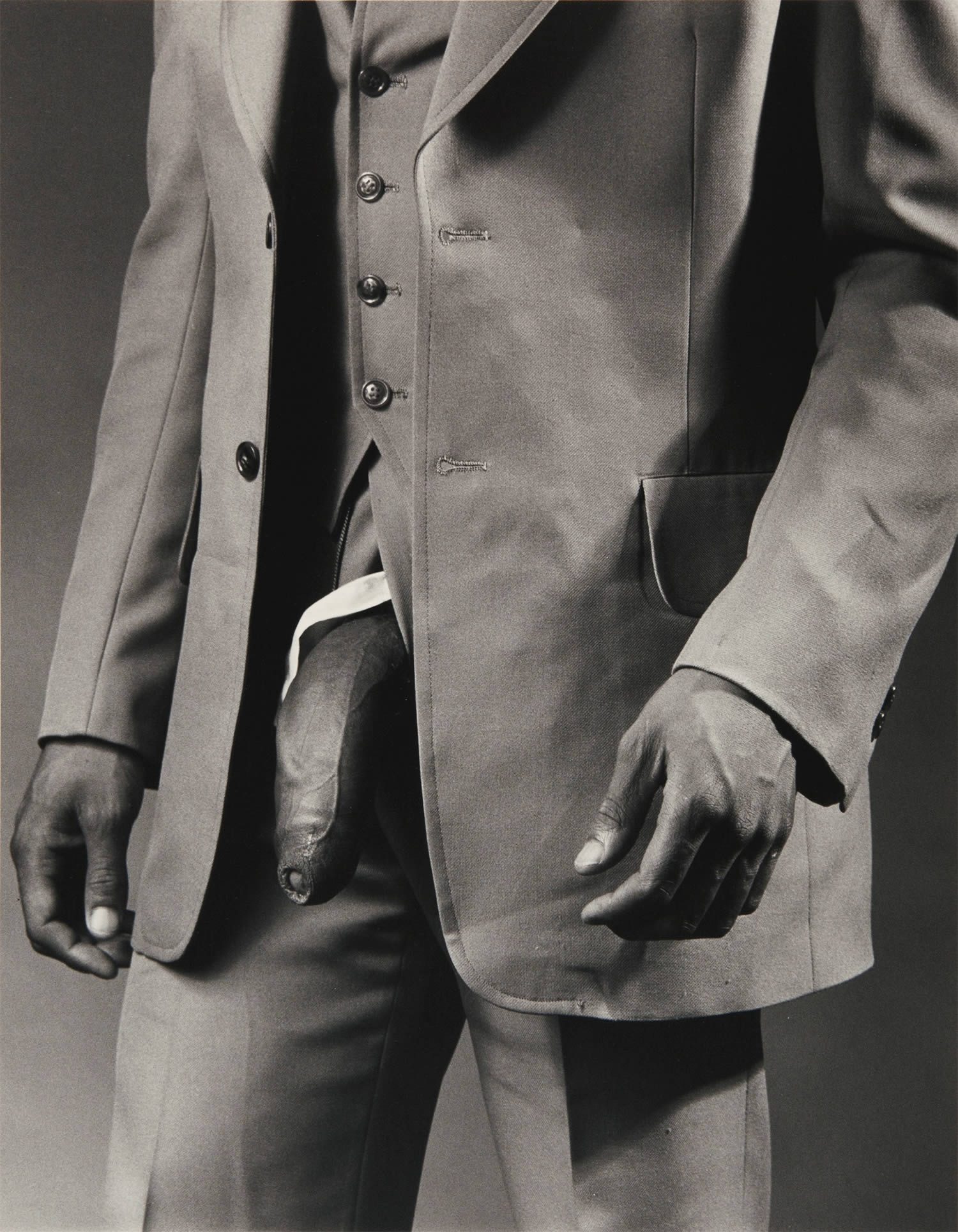 man in suit, © The Robert Mapplethorpe Foundation, Inc.