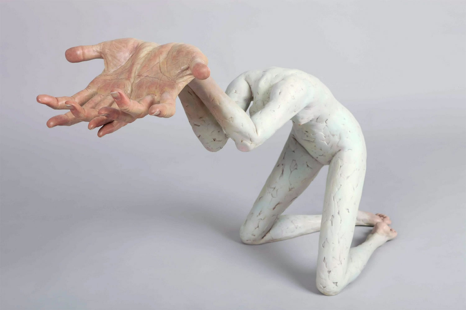 big hands no head, sculpture by Xooang Choi