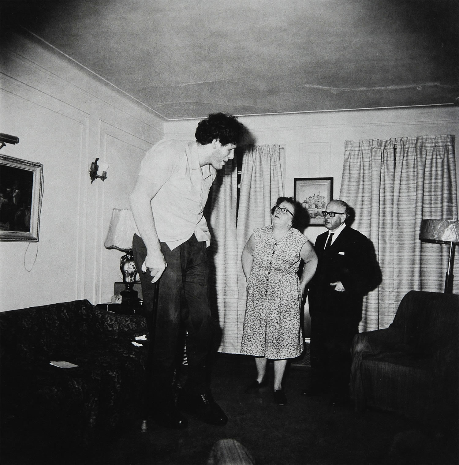 diane arbus, A Jewish Giant at Home with His Parents, in the Bronx, N.Y., 1970