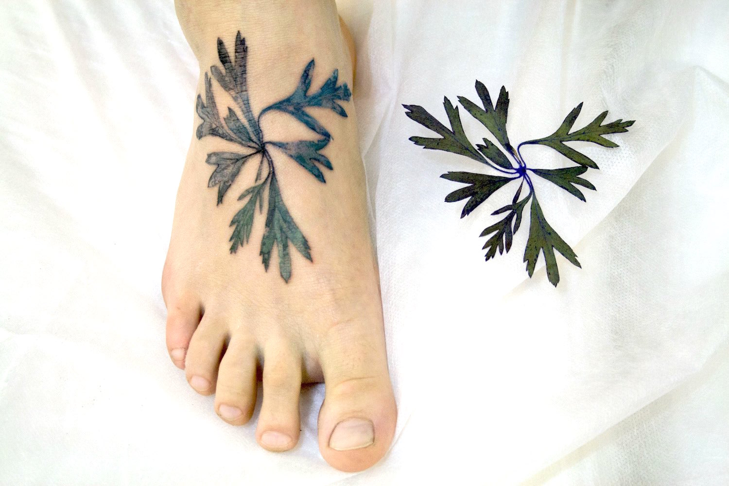 Live leaf tattoo by Rit Kit