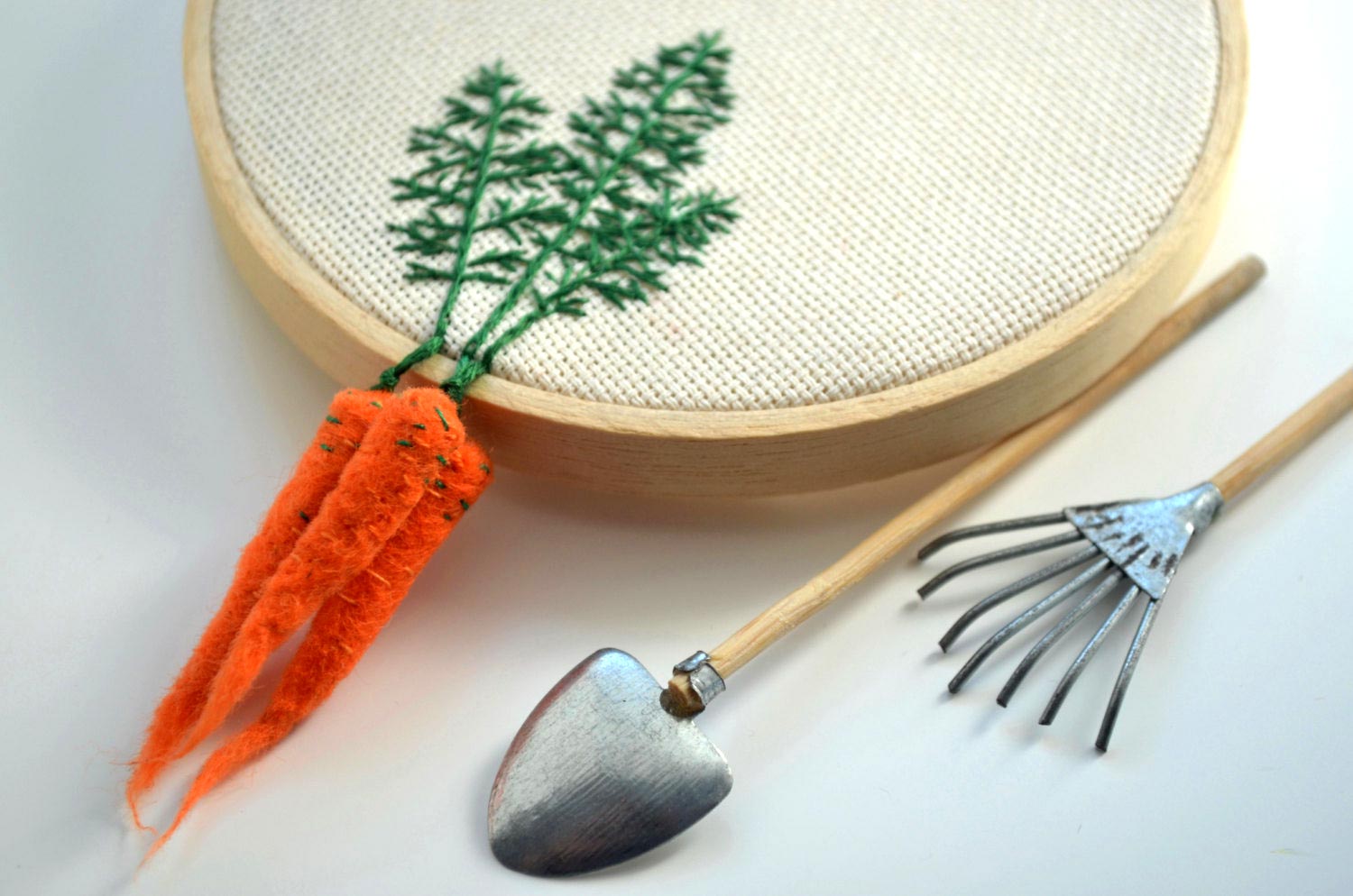 carrot hoop art by veselka bulkan