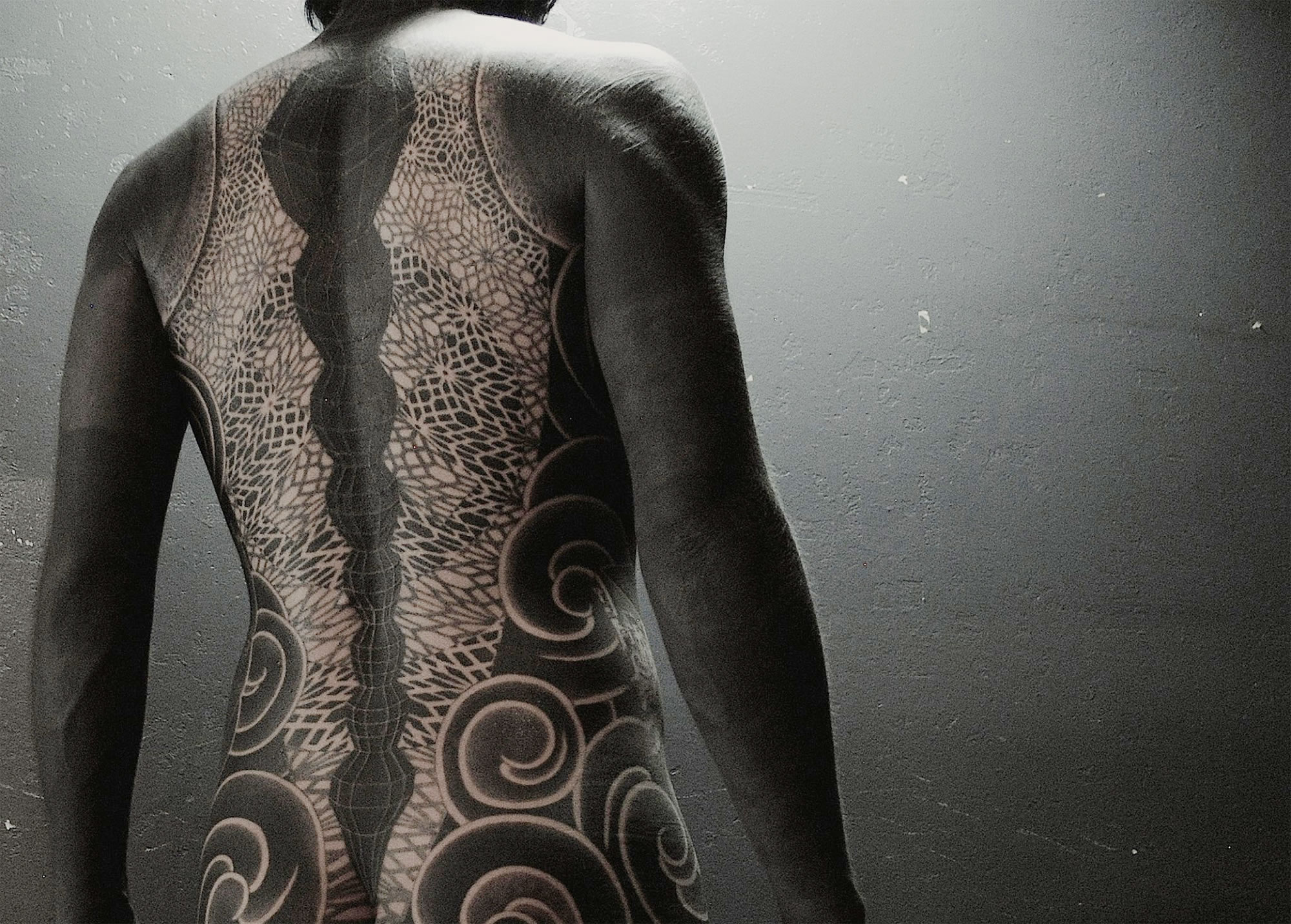 Japan-Based Tattooer Gakkin Creates Beautiful Body Suits – Scene360