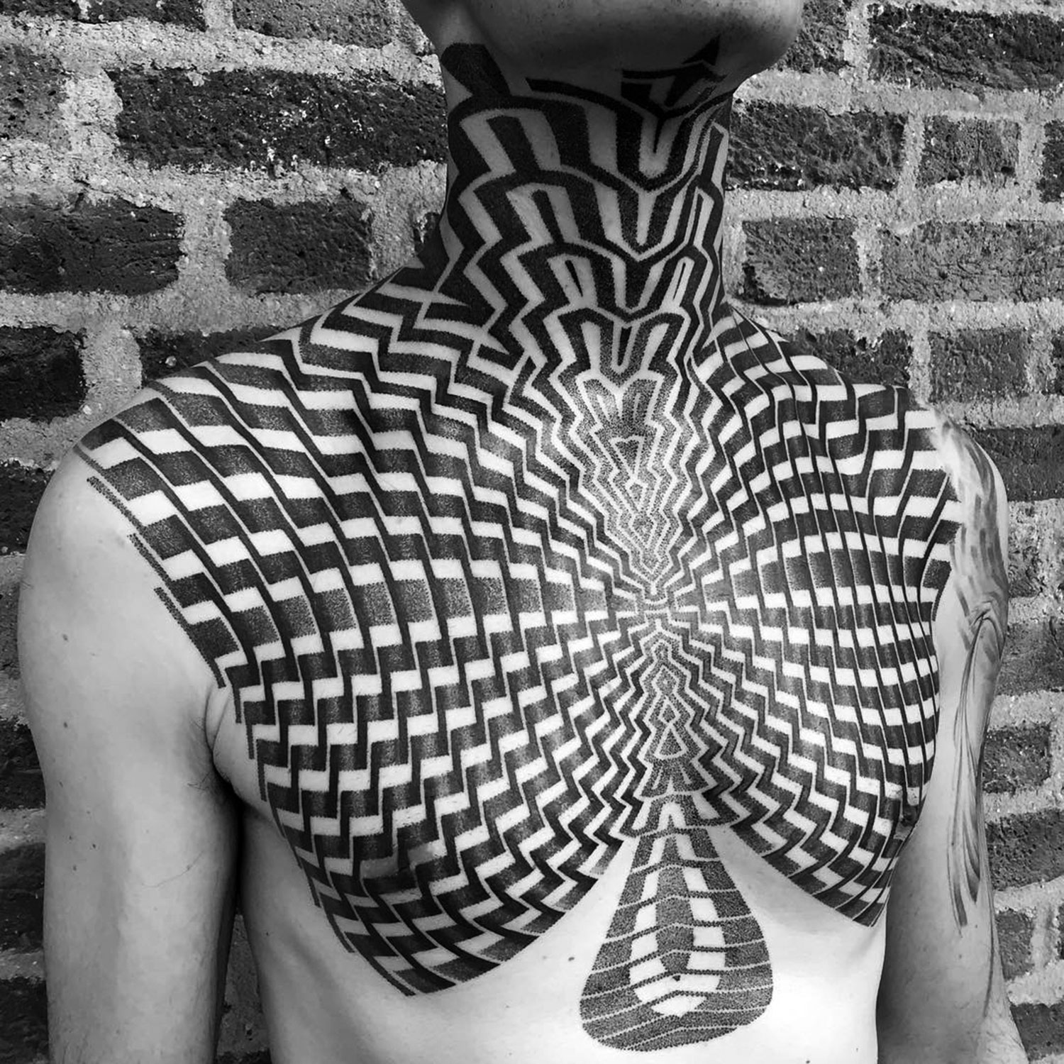 dotwork tattoo spanning the neck by kenji alucky