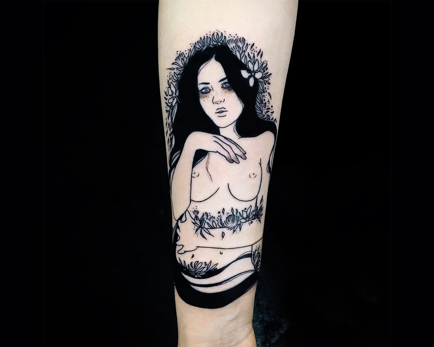 lly Jane, Tattoo - woman covered with vegetation