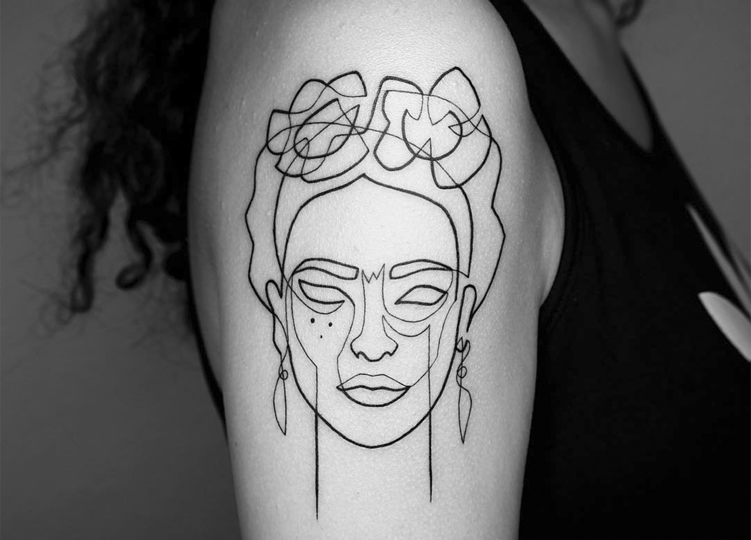 frida kahlo continuous line tattoo by mo ganji