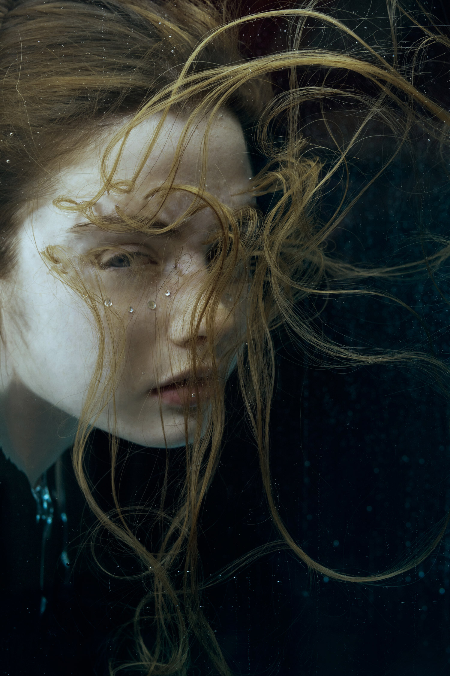 Marta Bevacqua - Origin, girl underwater