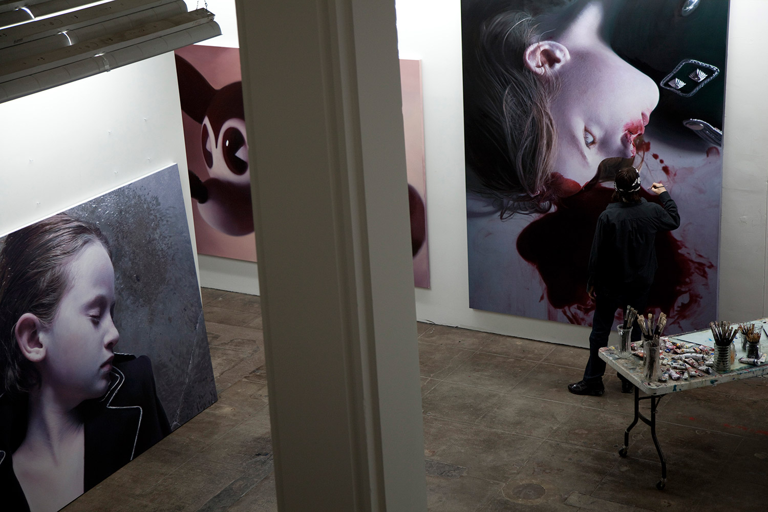 Gottfried Helnwein - In studio