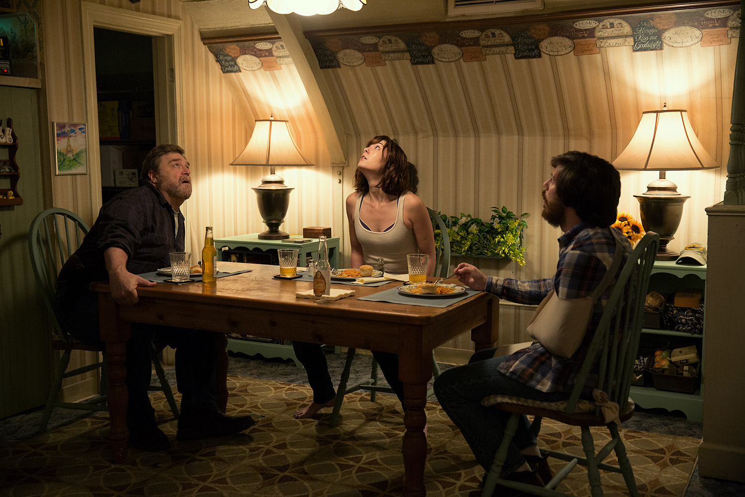 Post-Apocalyptic Movies - 10 Cloverfield Lane, characters at the table