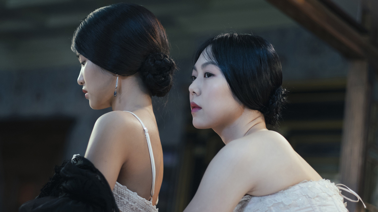 Dark Korean Erotic Films - The Handmaiden, two women