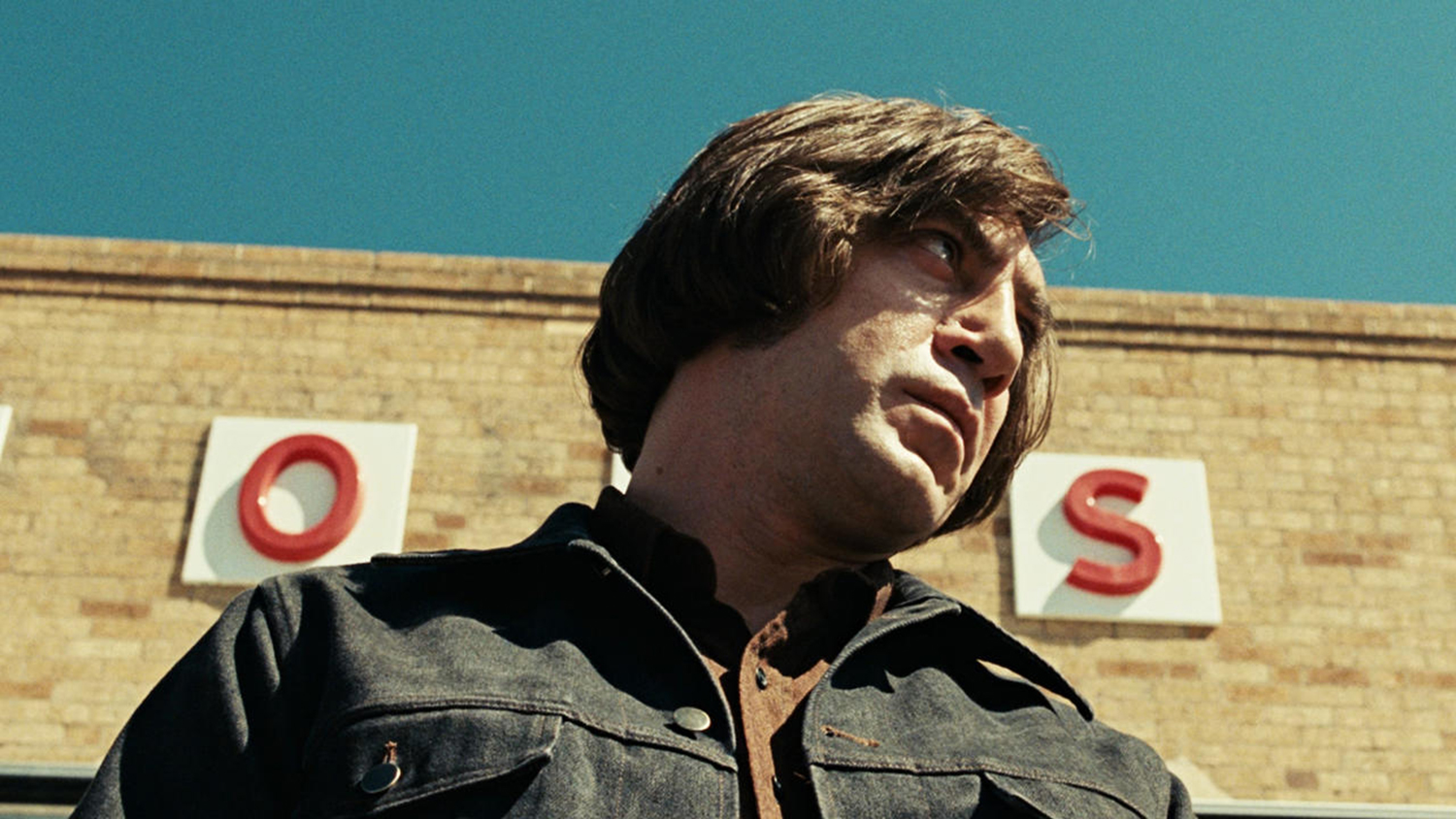 Existential Movies - No Country for Old Men, killer in daylight