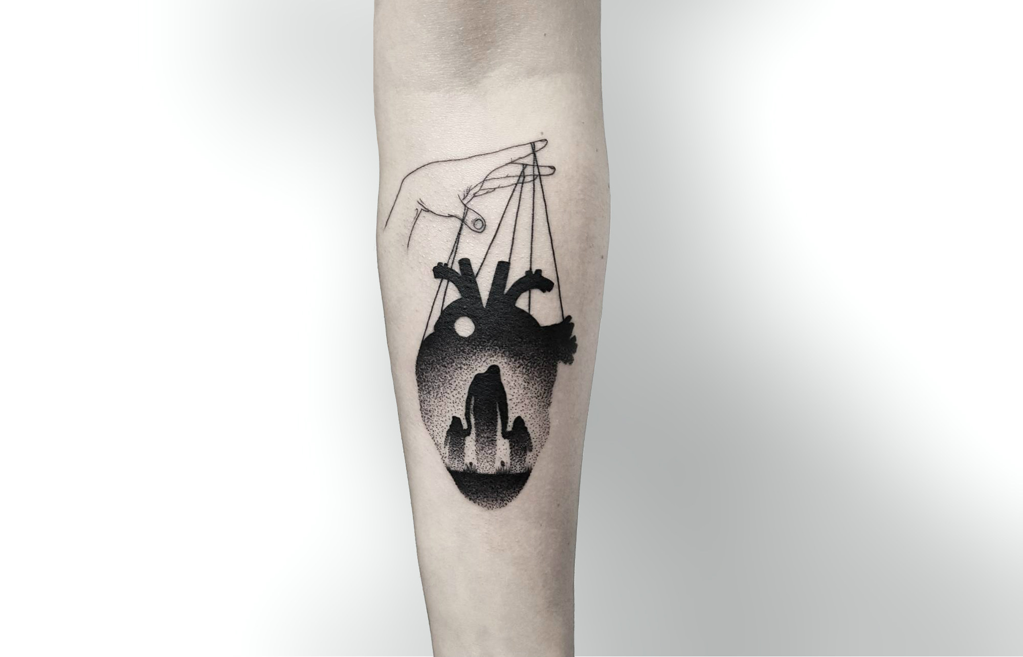 Fine line blackwork tattoo by Matteo Nangeroni