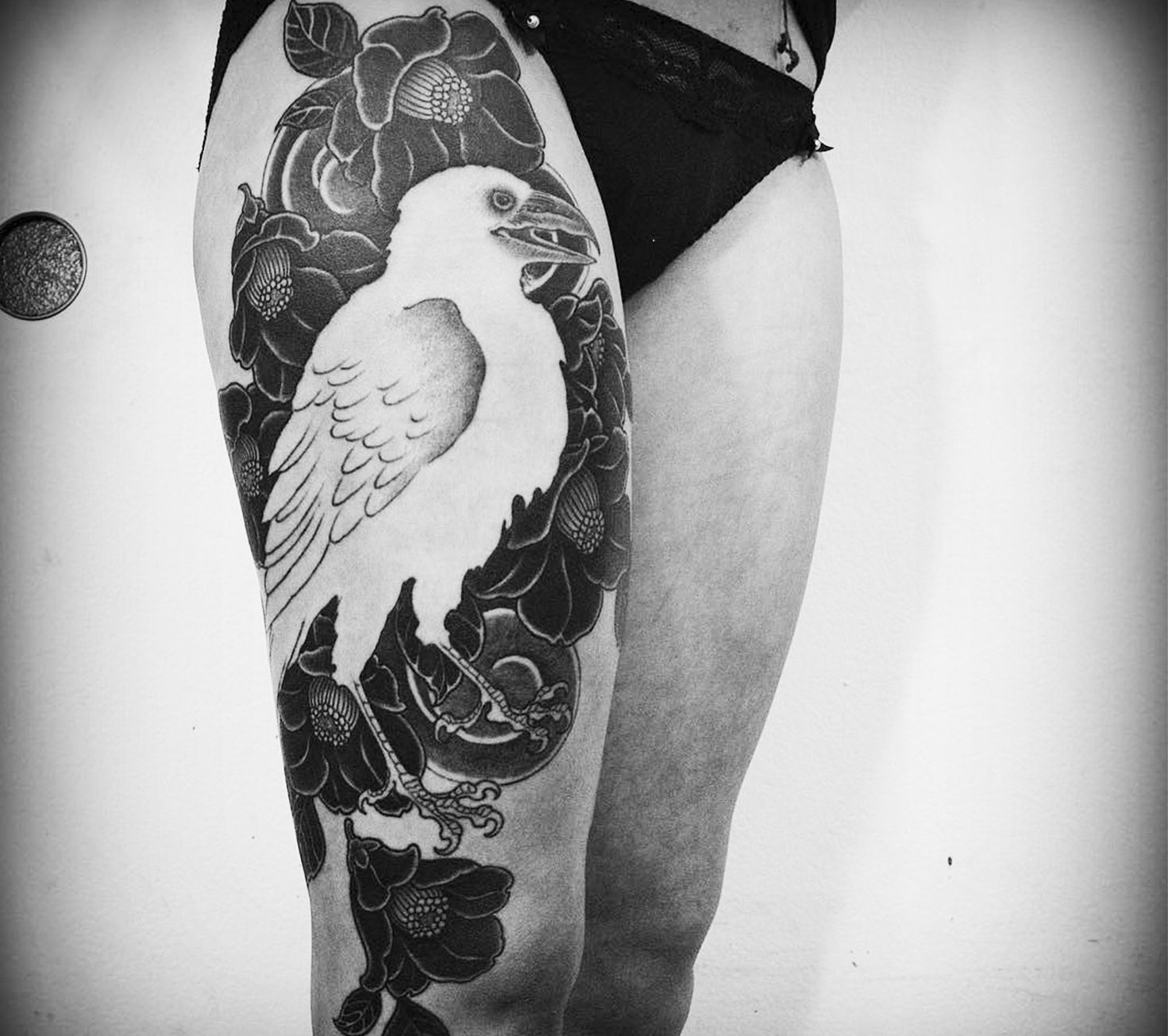 negative space bird tattoo by Gakkin