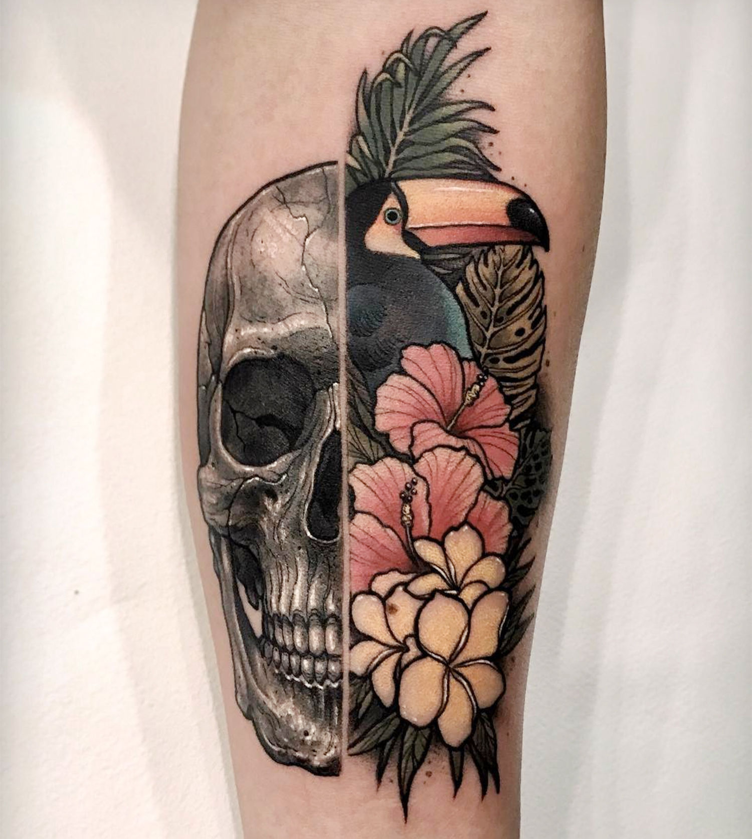 Skull/Tropical tattoo by Varo Tattooer 