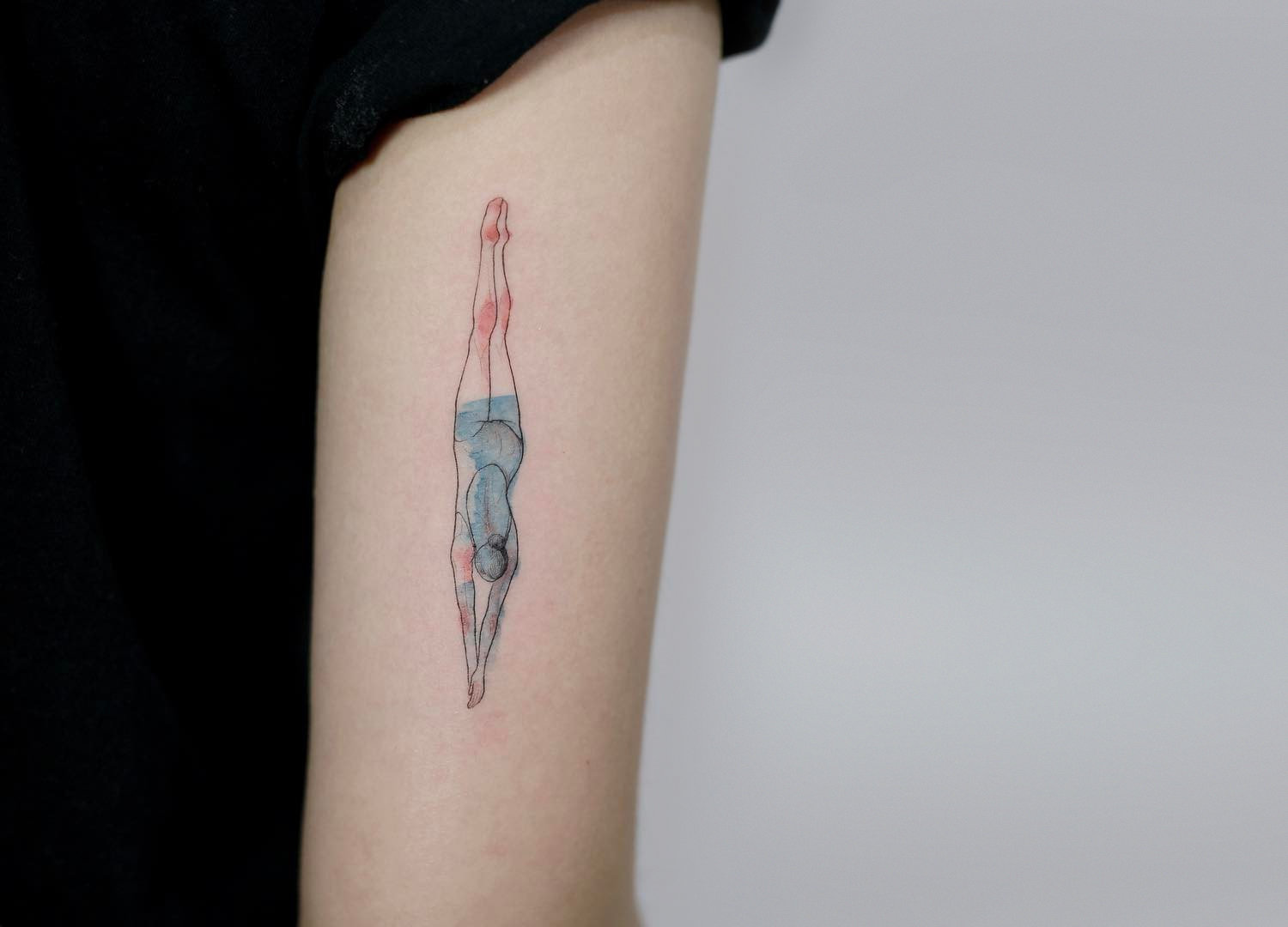 swimmer, diver, tattoo by doy, watercolor style