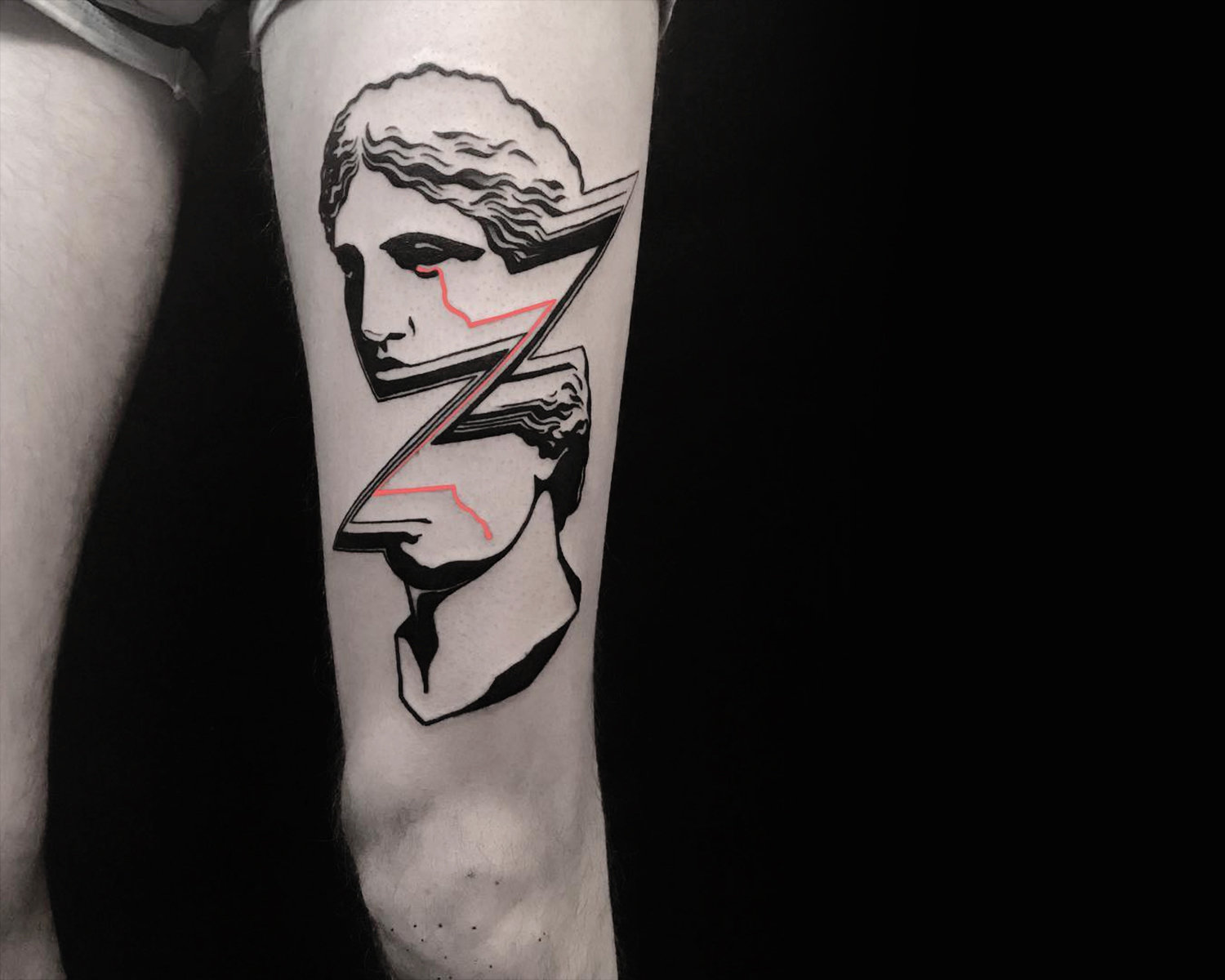 Louis Loveless tattoo glitch bust