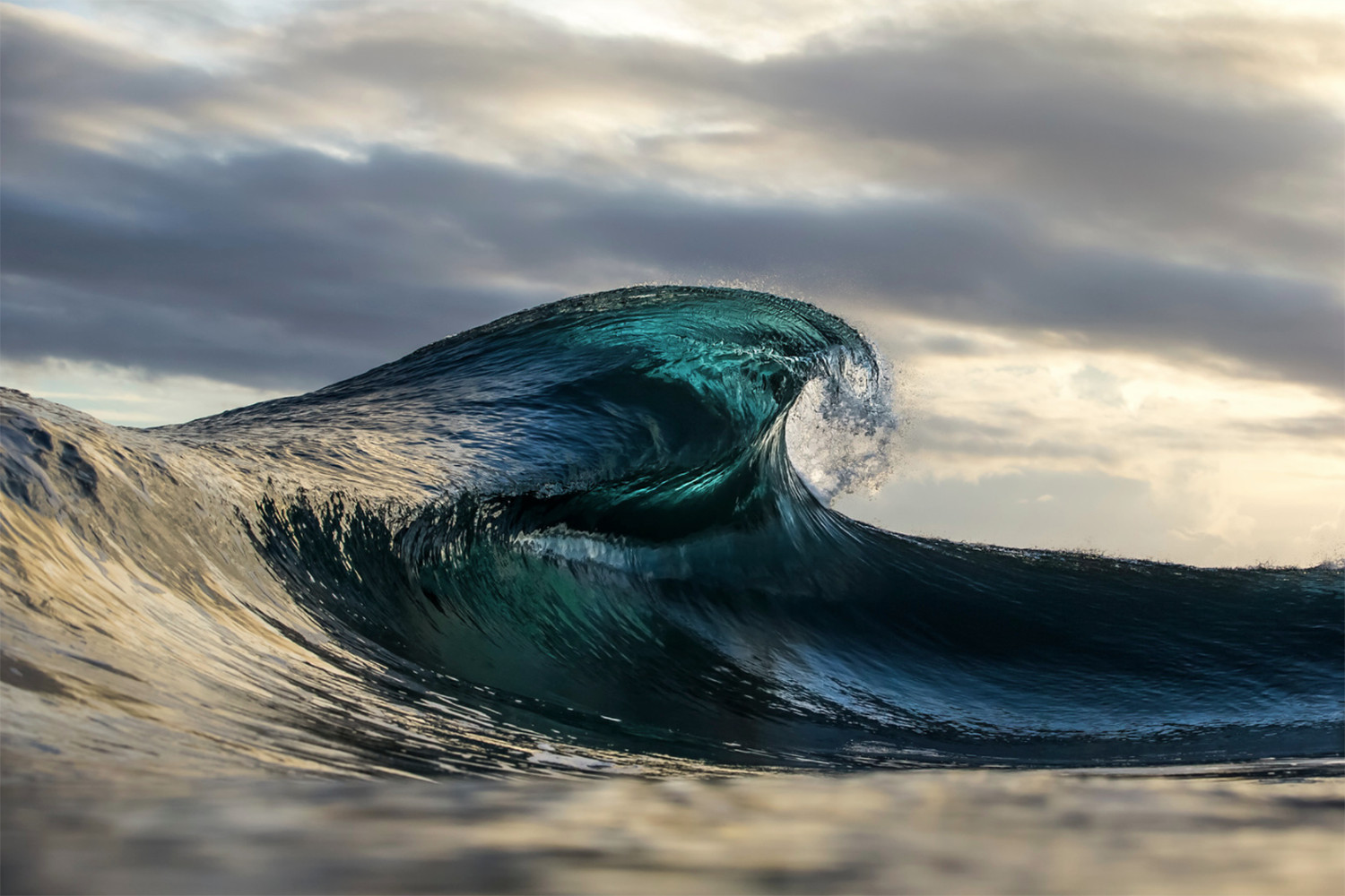 beautiful wave by Ben Thouard