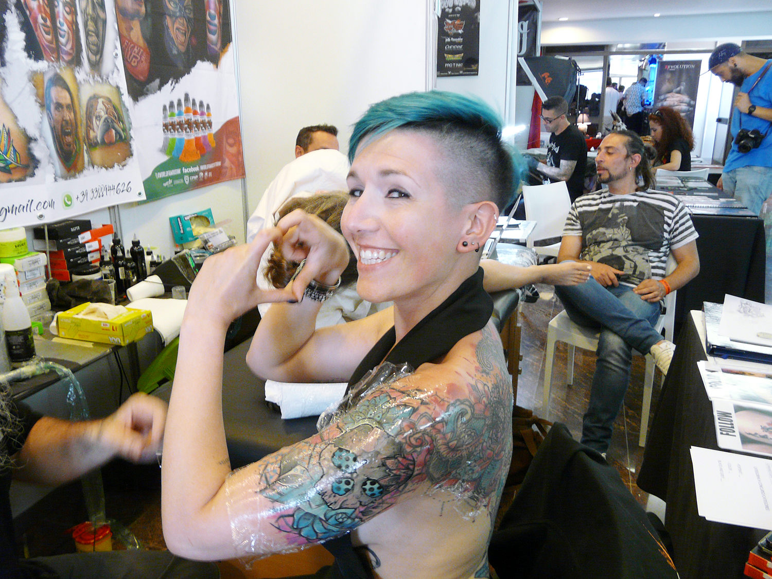Sere, alle tattoo's manager, at convention