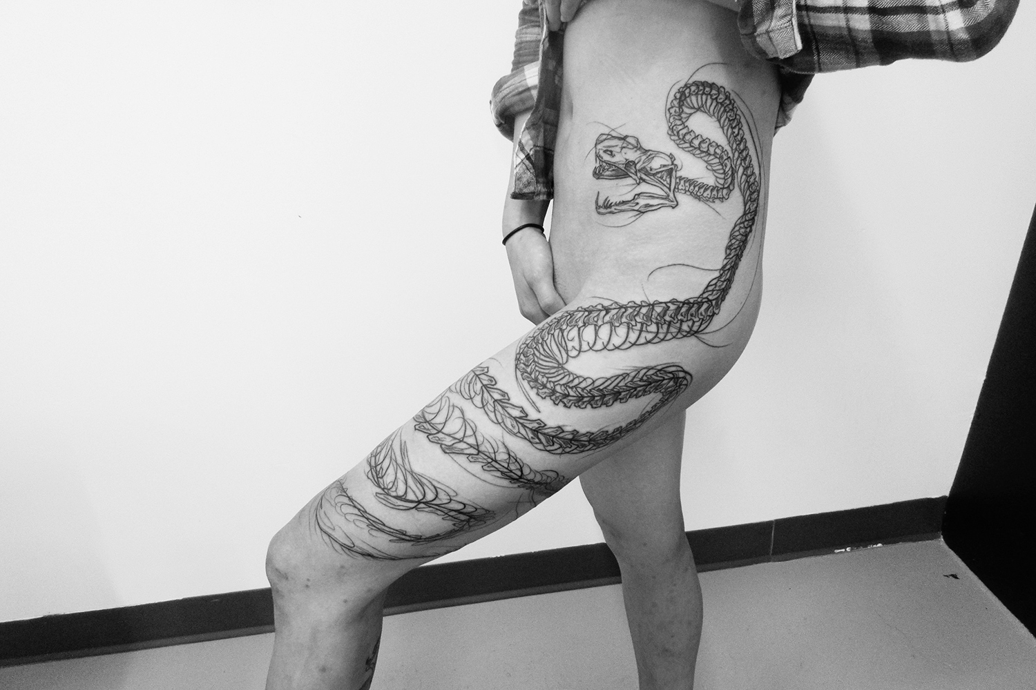 Katakankabin, Art Tattoo Montreal Show - skeletal boa tattoo