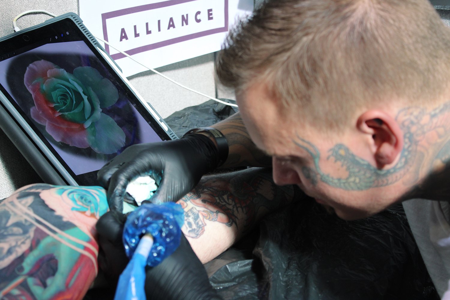 Phatt German tattooing at London convention, leg