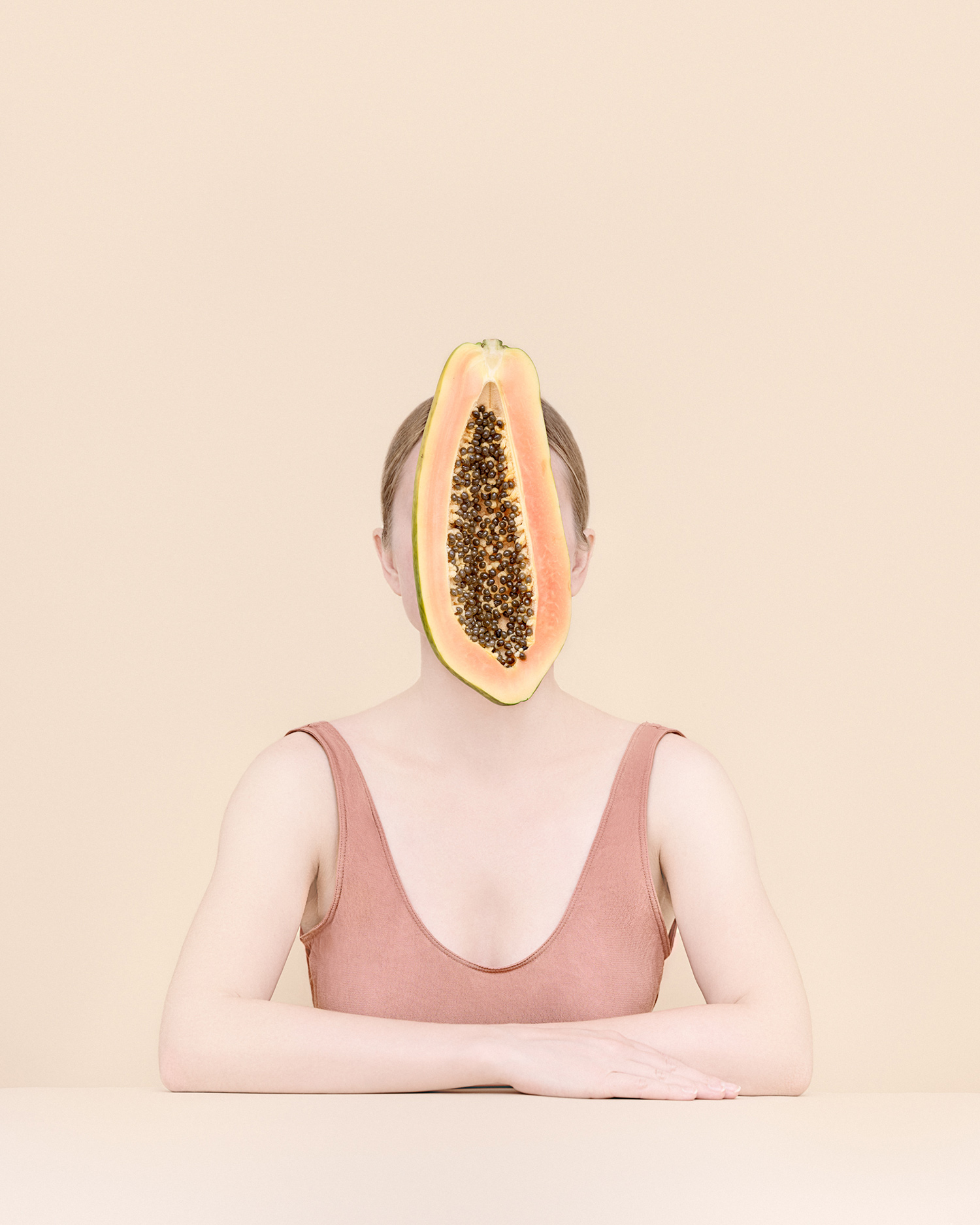 Kristina Varaksina - Anonymous - papaya