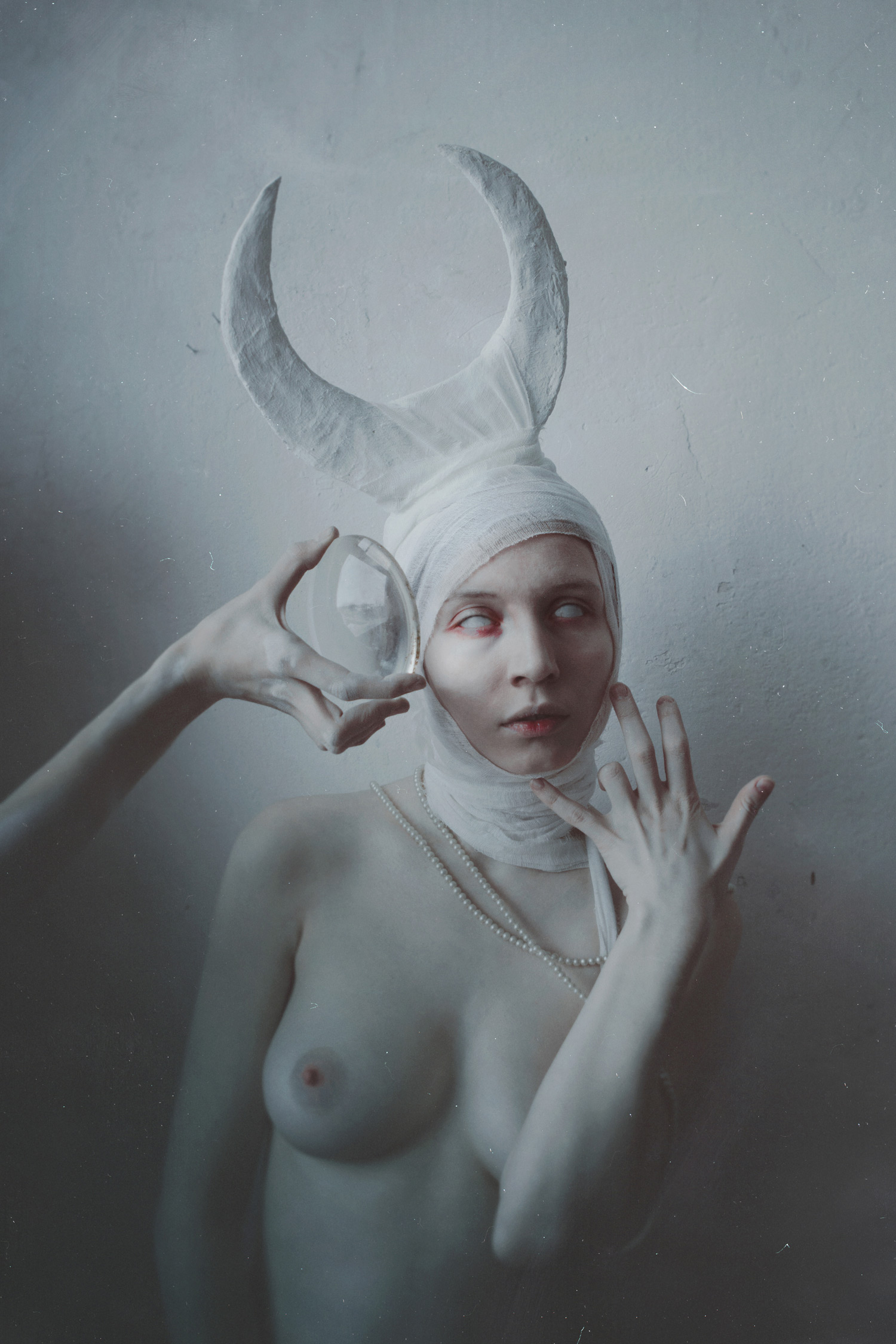 Natalia Drepina - white moon horns