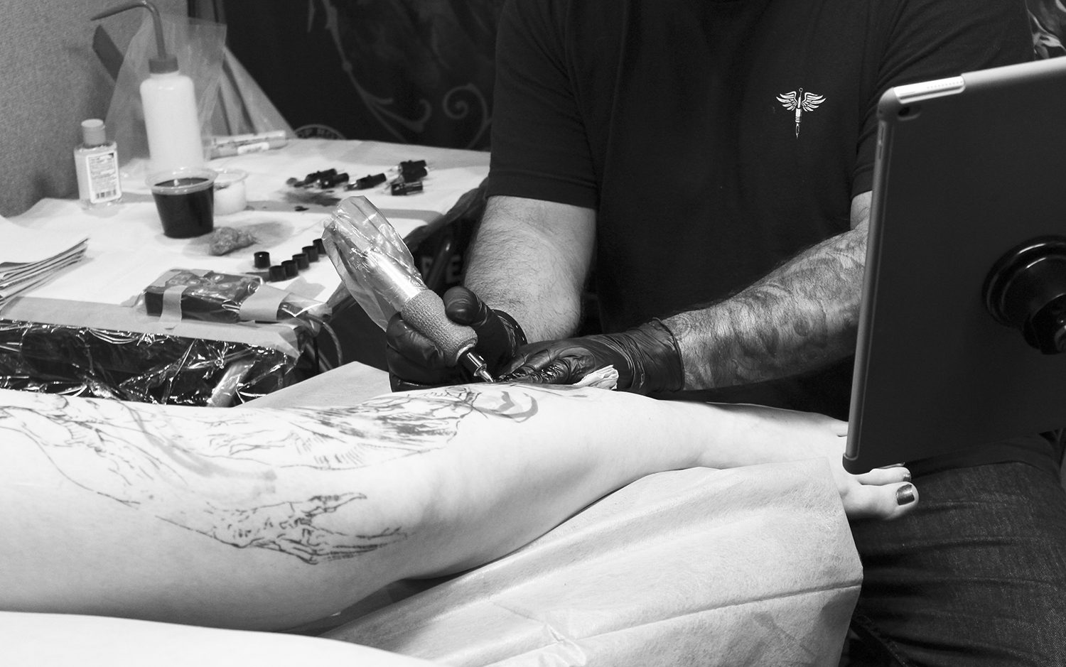 carlos torres epic tattoo on leg, london tattoo convention