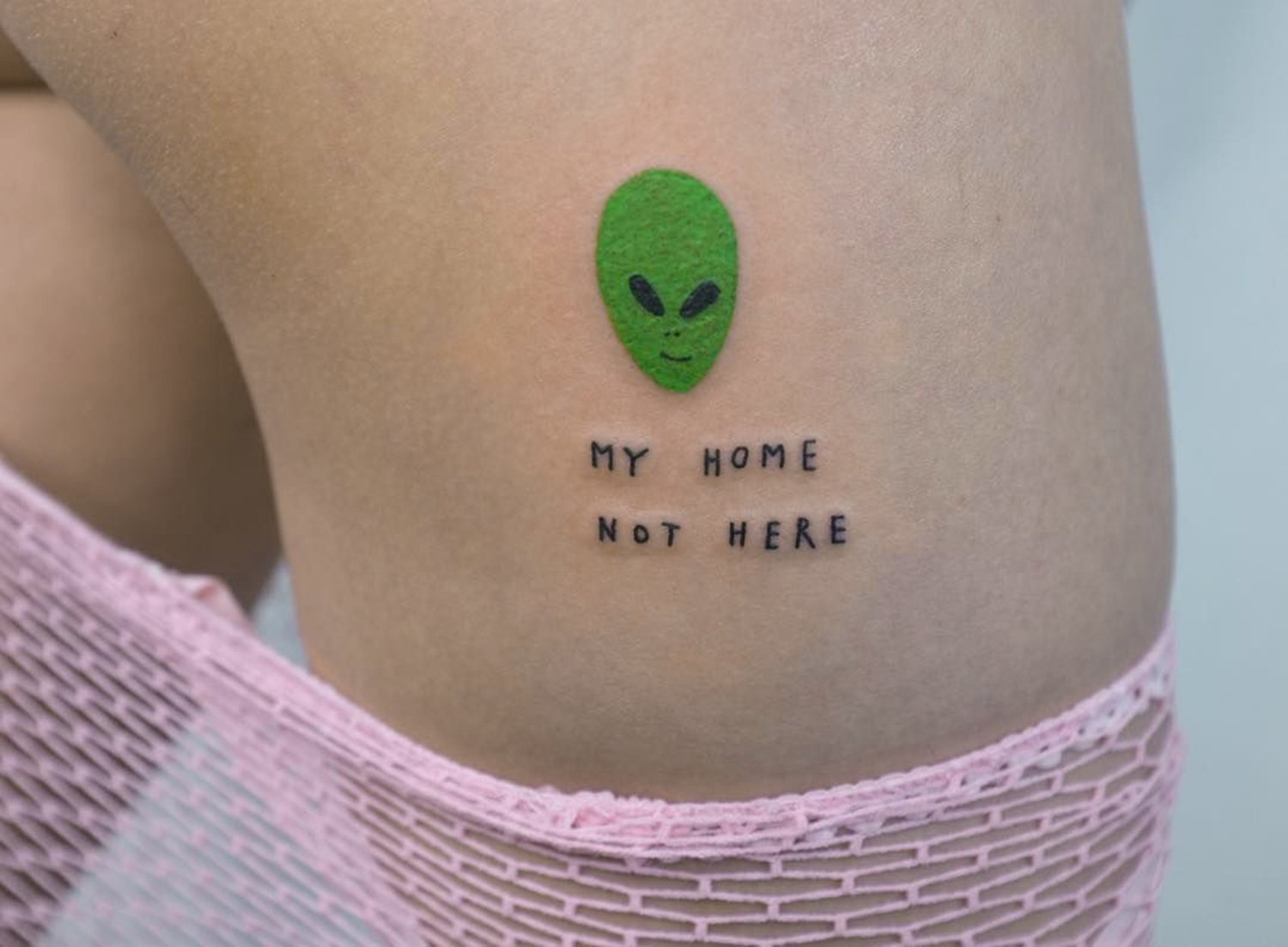alien tattoo, minimalist
